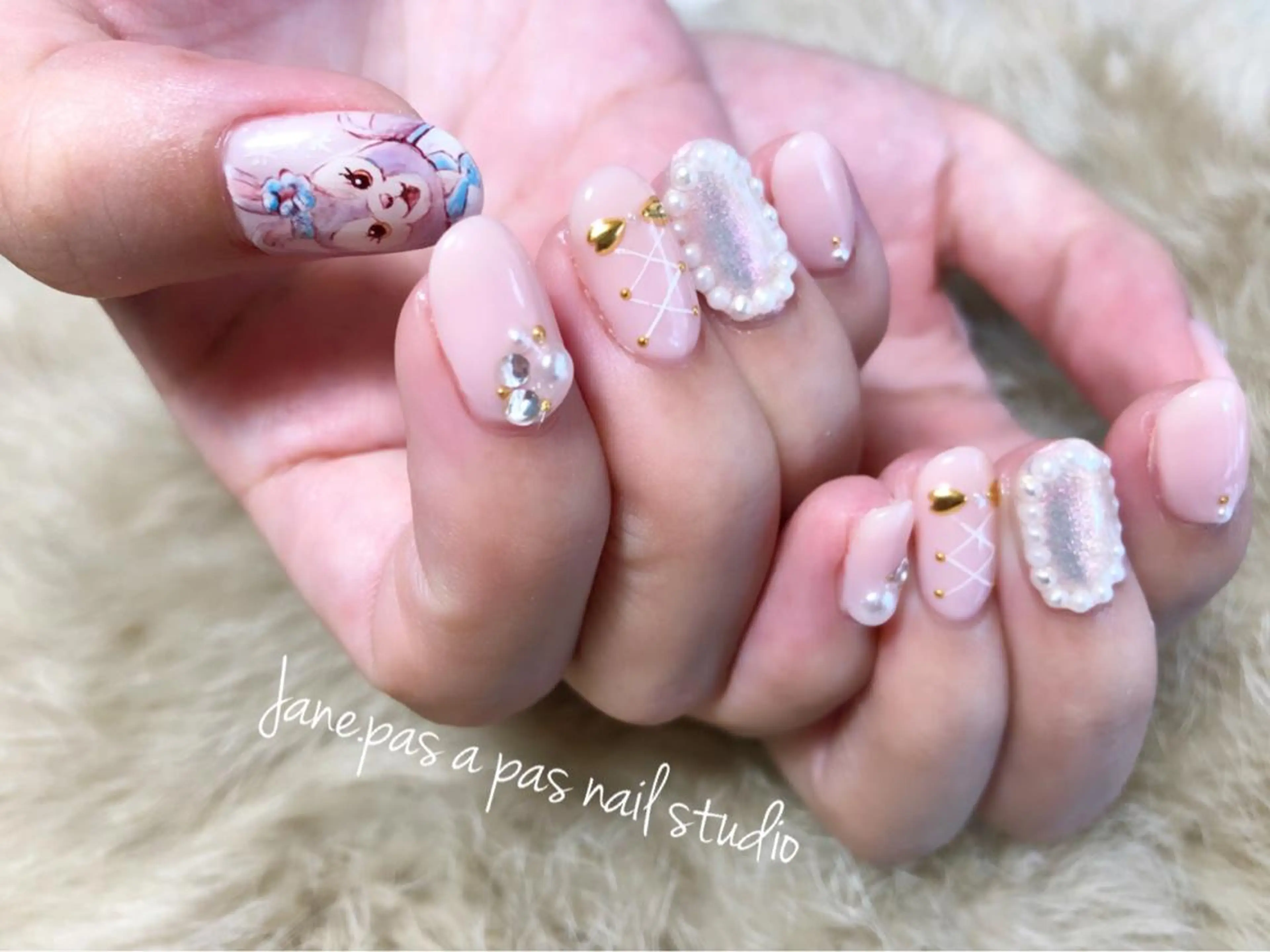 ネイル Yakko pas á pasのネイルデザイン