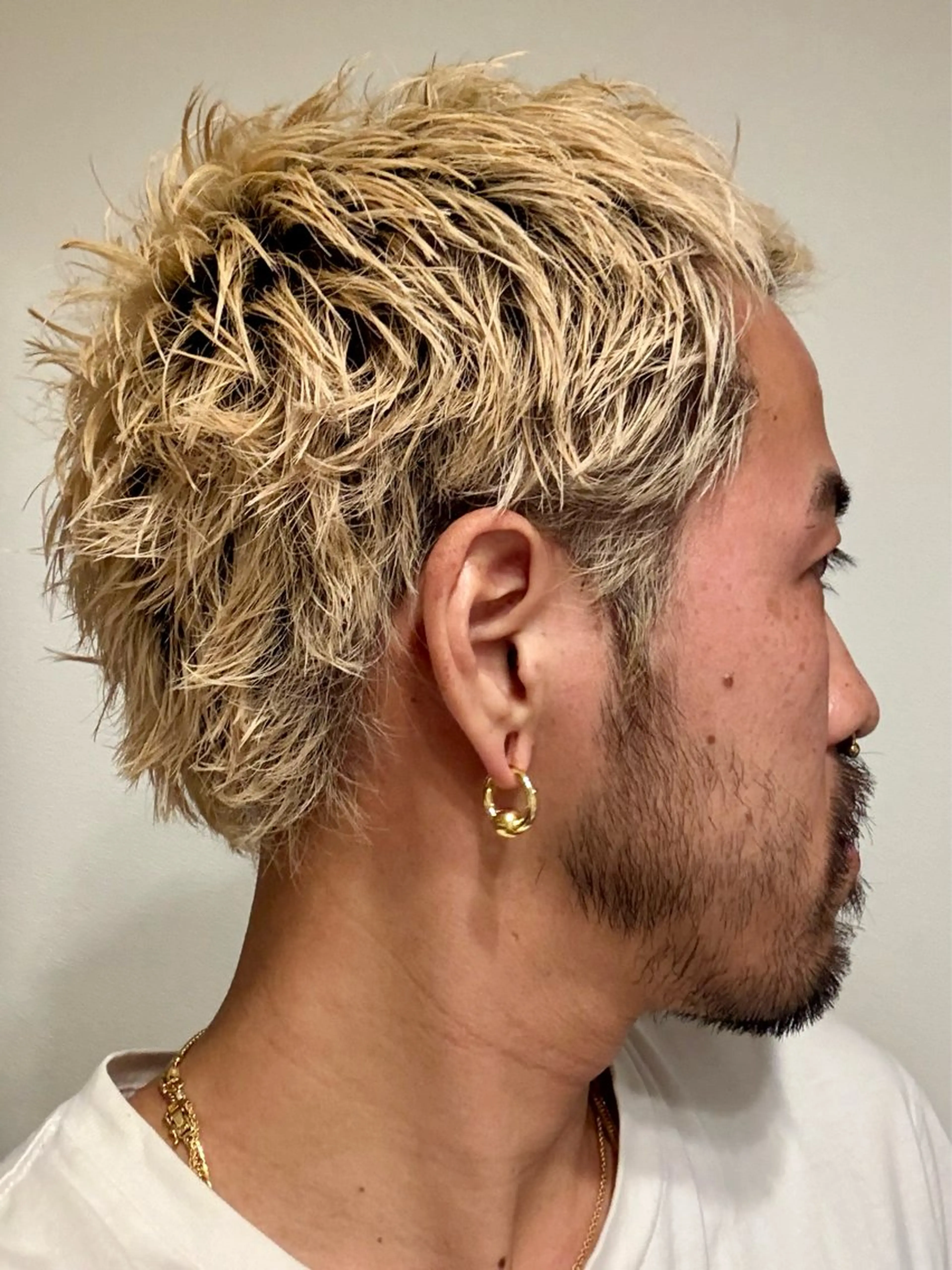 ショート カラー メンズ ビジネス センターパート フェードカット フェザーパーマ メンズ韓国風 カット ヘアカラー トリートメント ヘアセット 新宿メンズパーマ TAKEのヘアスタイル