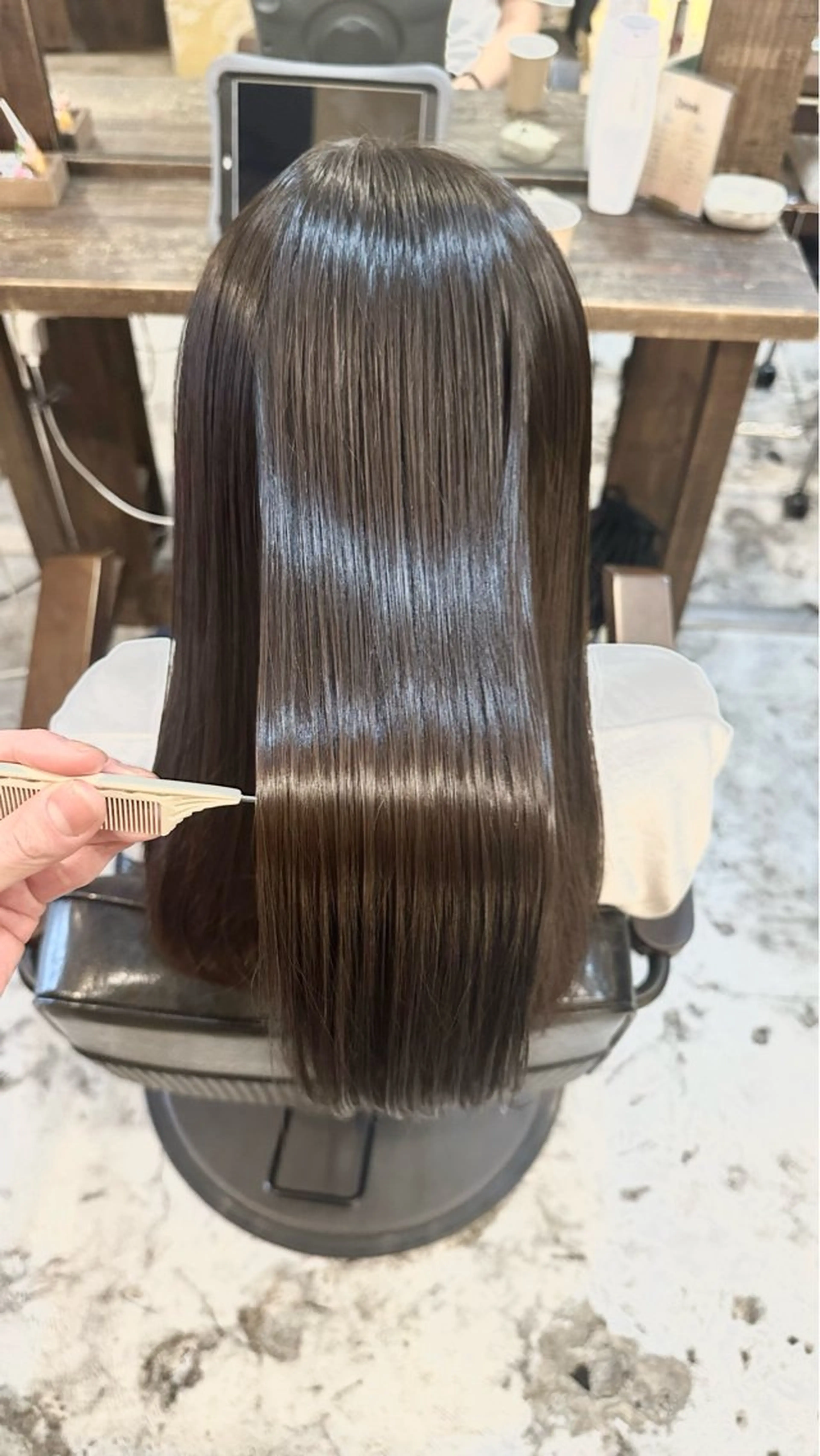 ロング 髪質改善 トリートメント 酸熱トリートメント カット 縮毛矯正 トリートメント 髪質改善/縮毛矯正/ レイヤー/内山翔太のヘアスタイル