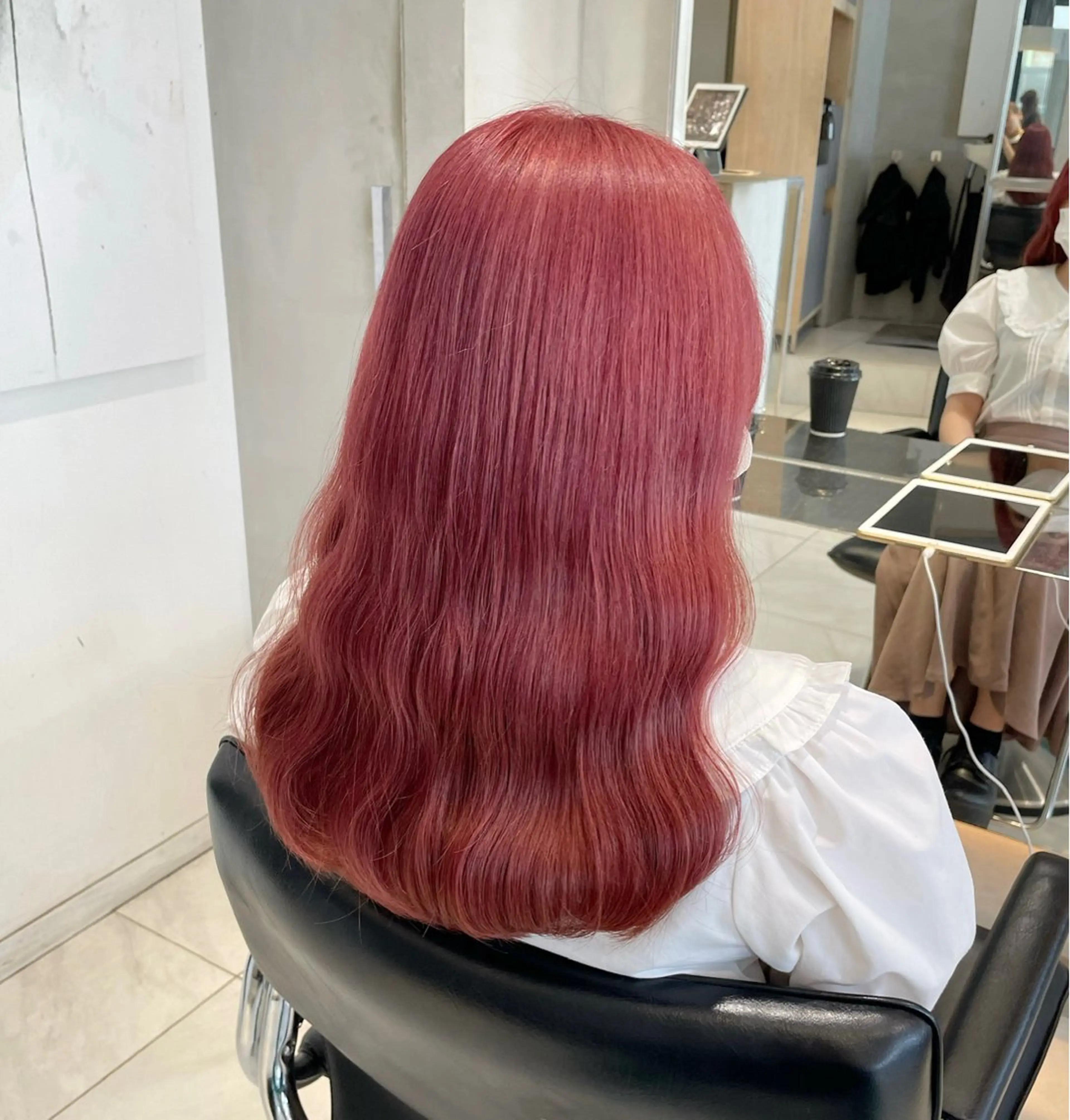 セミロング カラー ヘアアレンジ ピンクカラー ヘアカラー トリートメント ヘッドスパ ヘアセット 艶髪/レイヤーカット 🐣misakiのヘアスタイル