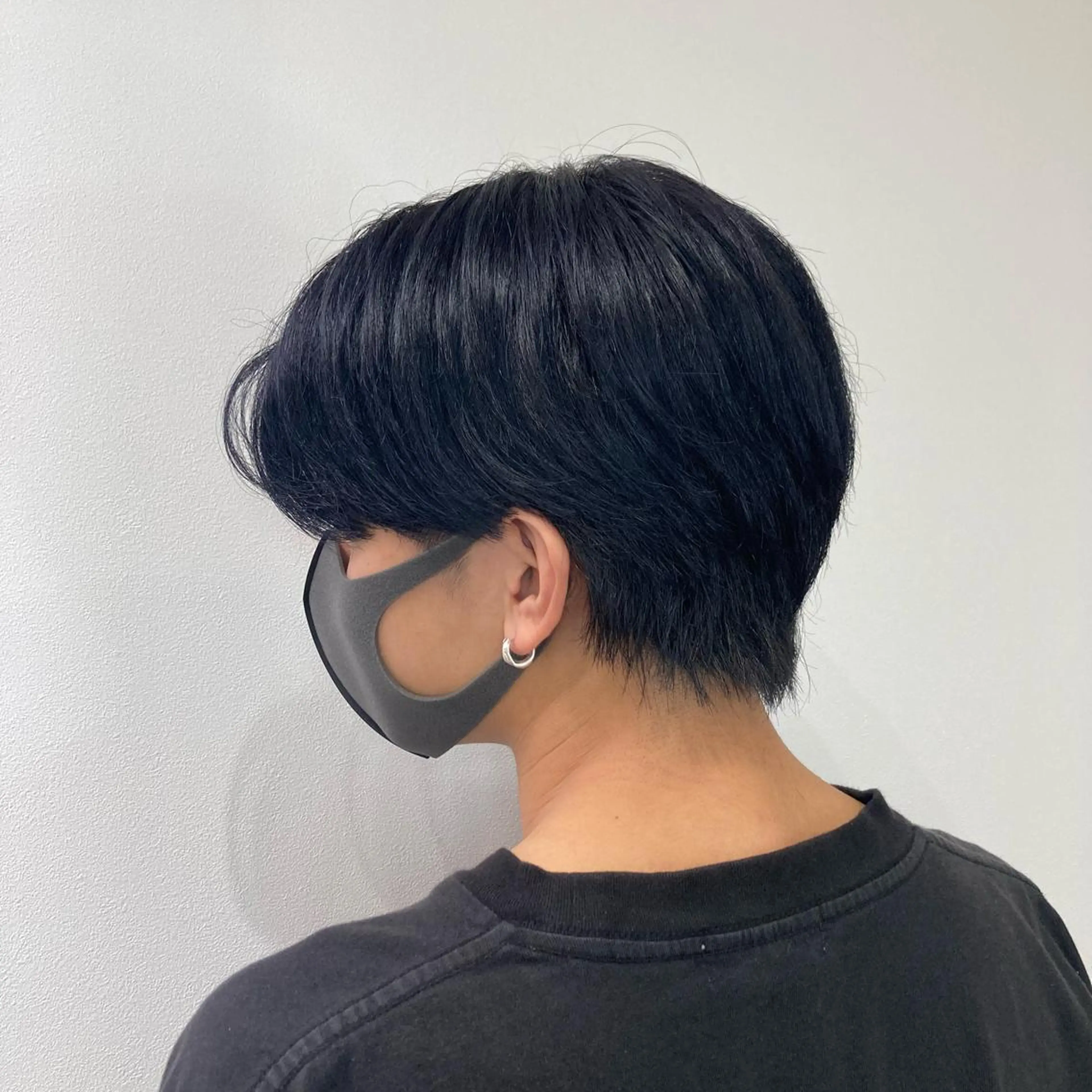 カラー メンズ 黒髪 ブルーカラー ブルーブラック カット ヘアカラー トリートメント カットが上手い 💇‍♂🌸サク🌸のヘアスタイル