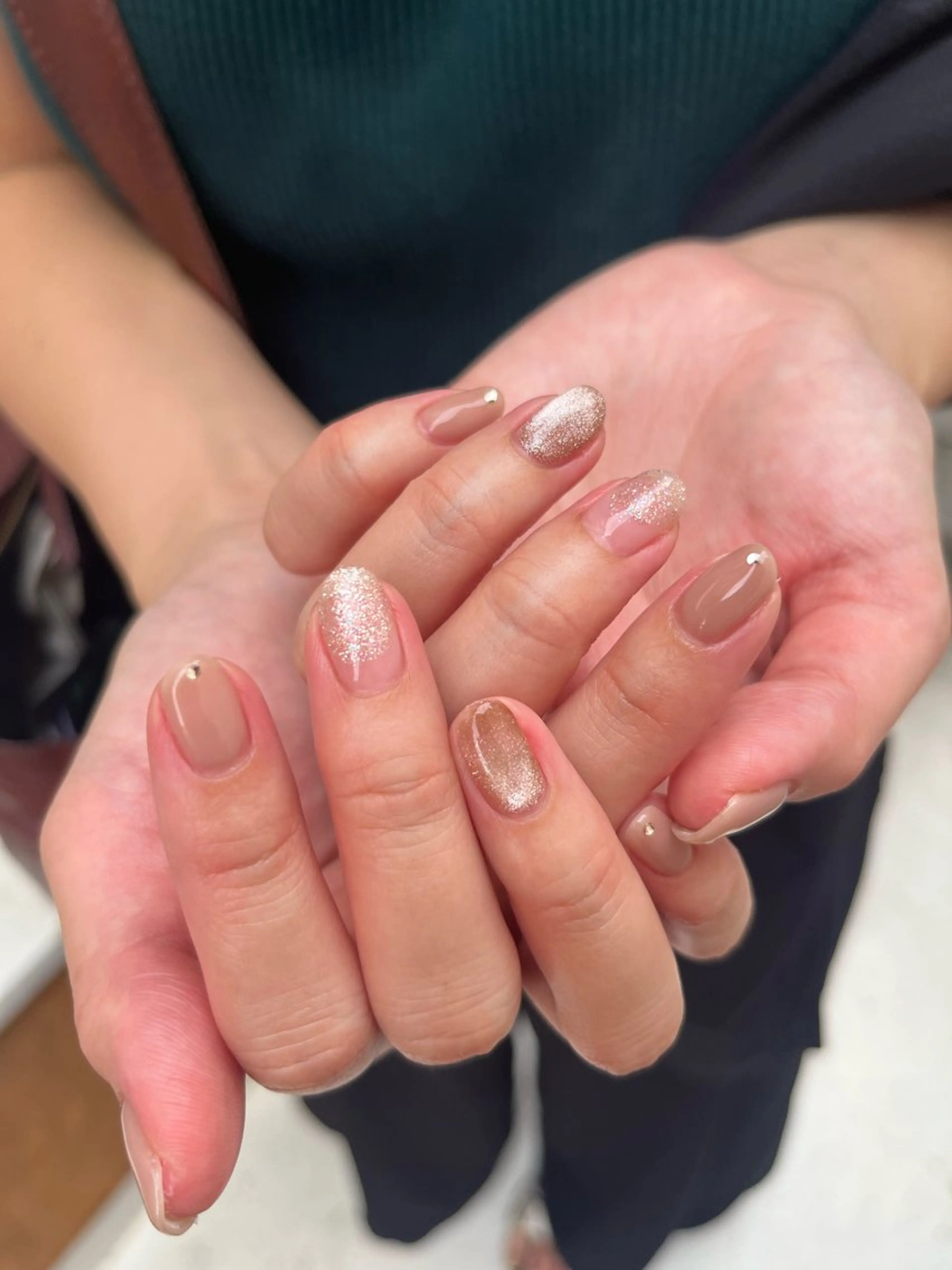 ネイル マグネットネイル ピンク ストーンネイル ハンドネイル 鈴木 ゆうかのネイルデザイン