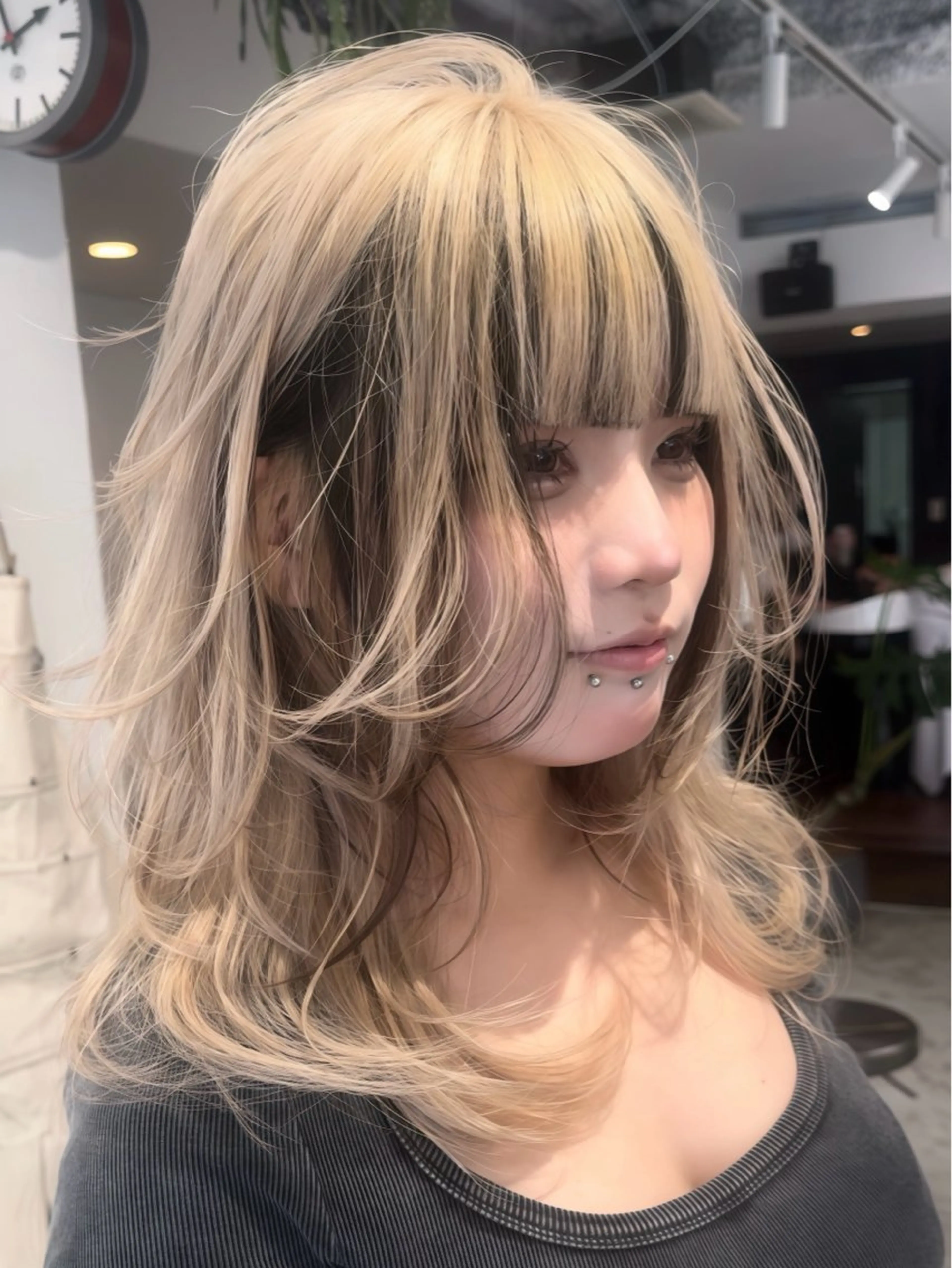セミロング 顔周りカット ハッシュカット レイヤーカット Maison所属・レイヤーカット 海老原寛大のヘアスタイル