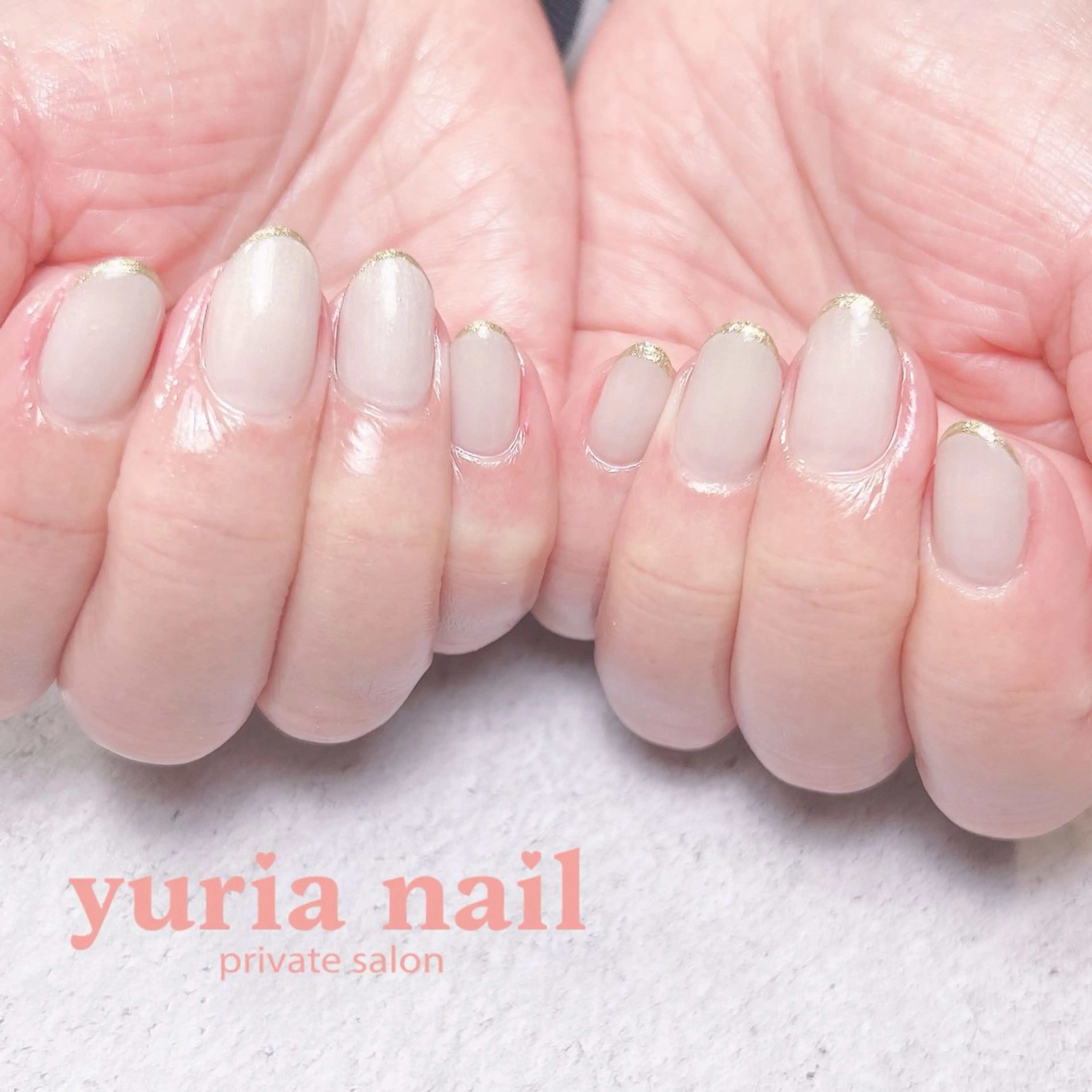 ネイル アートネイル ジェルネイル シンプルネイル ホワイト ハンドネイル 小林 ゆりあのネイルデザイン