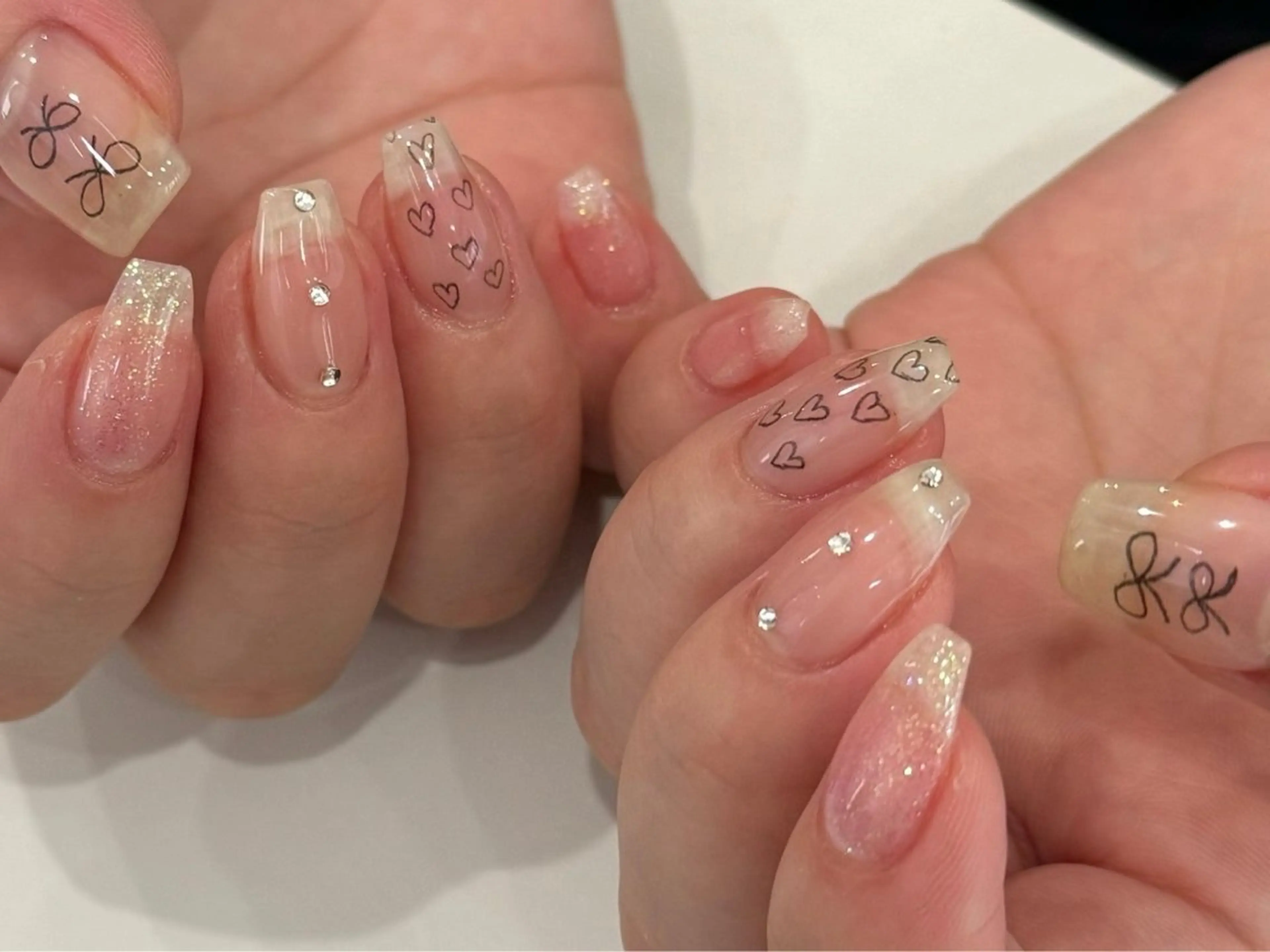 ネイル AKAHOSHI . Rのネイルデザイン