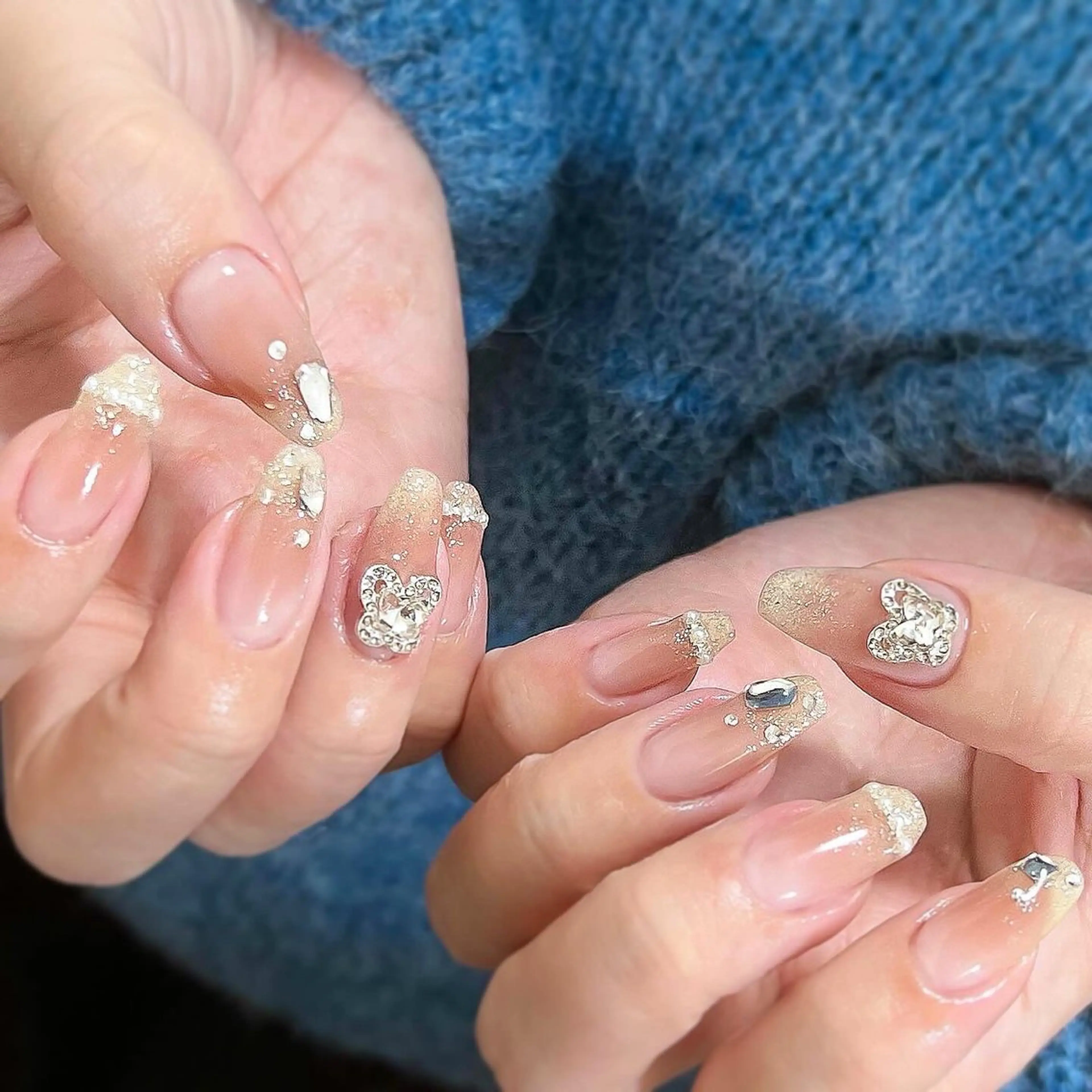 ネイル チークネイル 韓国ネイル シルバー スクエアネイル ハンドネイル pointillé .ayaのネイルデザイン