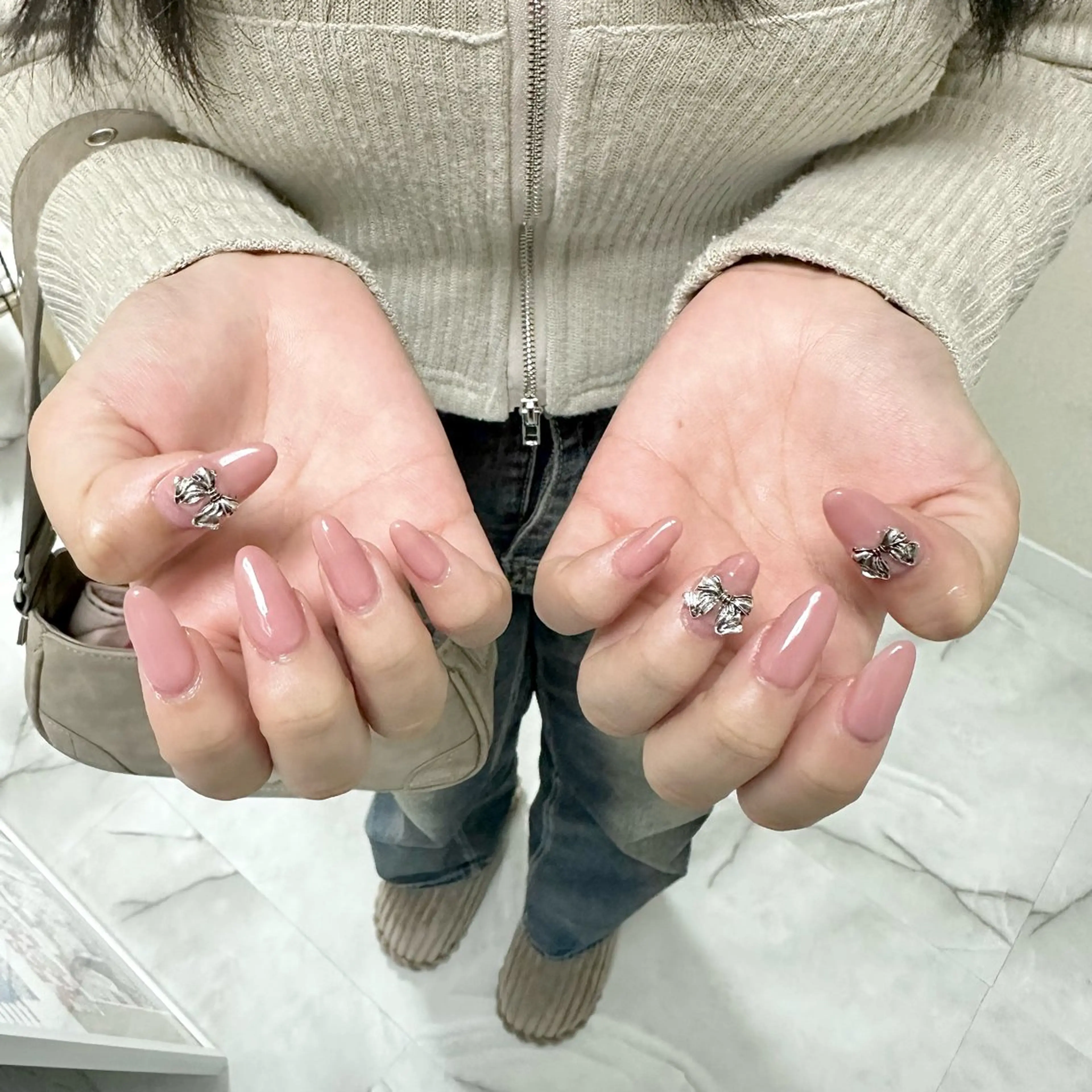 ネイル リボン ハンドネイル LAUR Natsukiのネイルデザイン