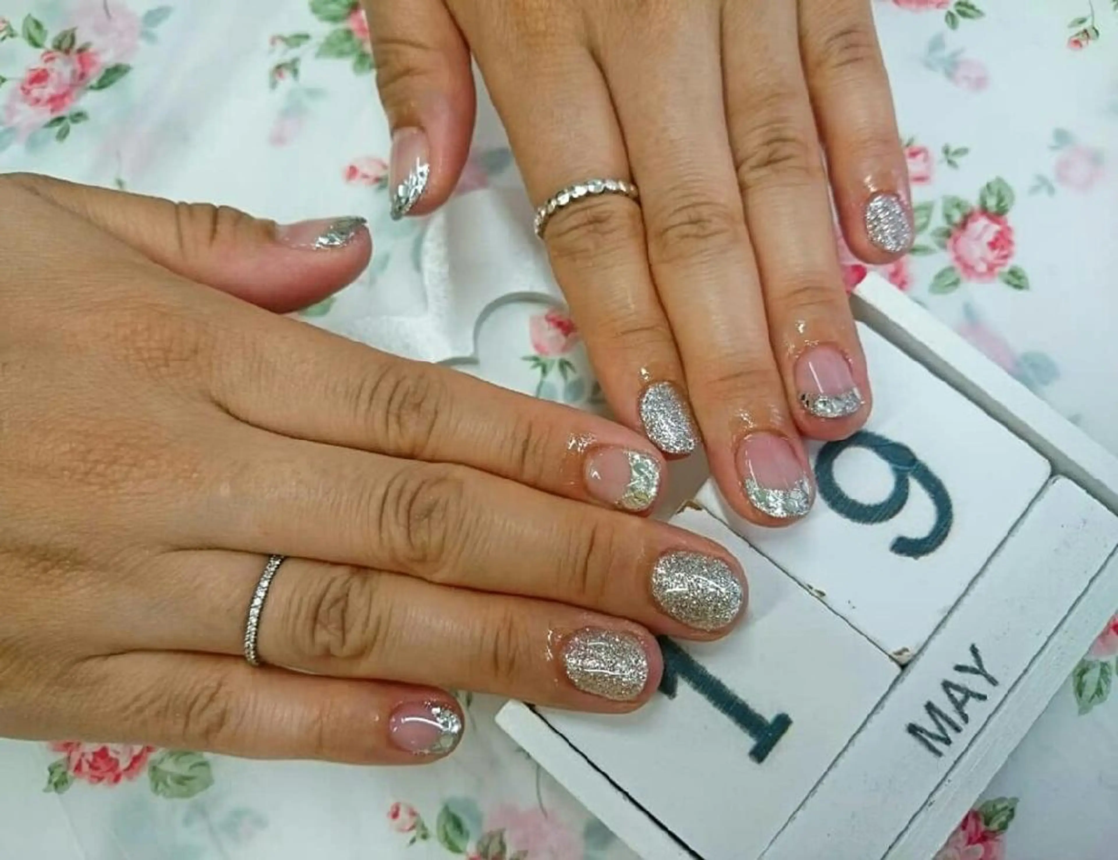 ネイル キラキラネイル シルバー JEWEL nailのネイルデザイン