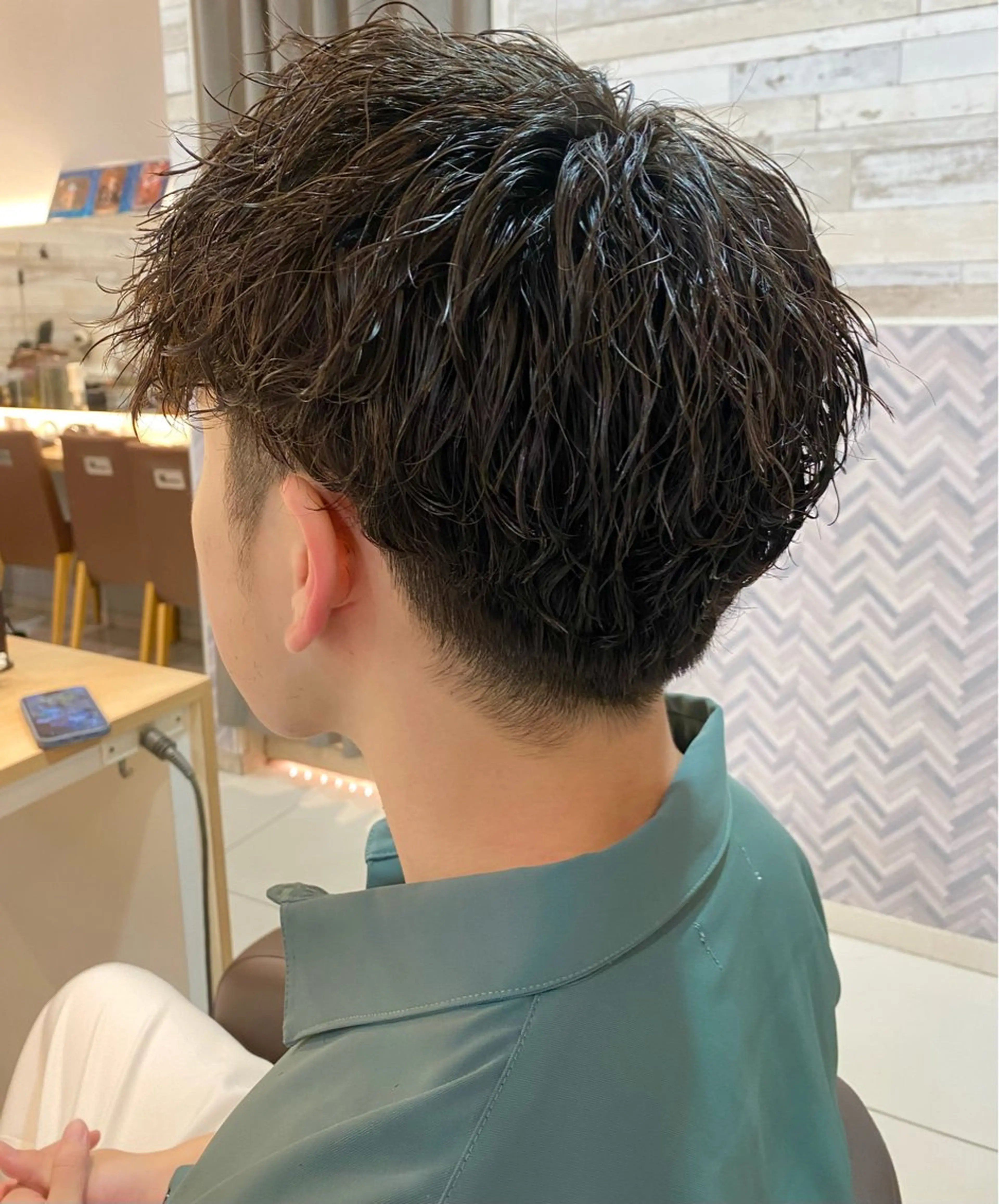 ショート パーマ メンズ 切りっぱなしボブ メンズブリーチ メンズ就活ヘア メンズ韓国風 メンズパーマ カット ヘアカラー トリートメント 波巻き/メンズ/ ショート/☆いとみなのその他イメージ