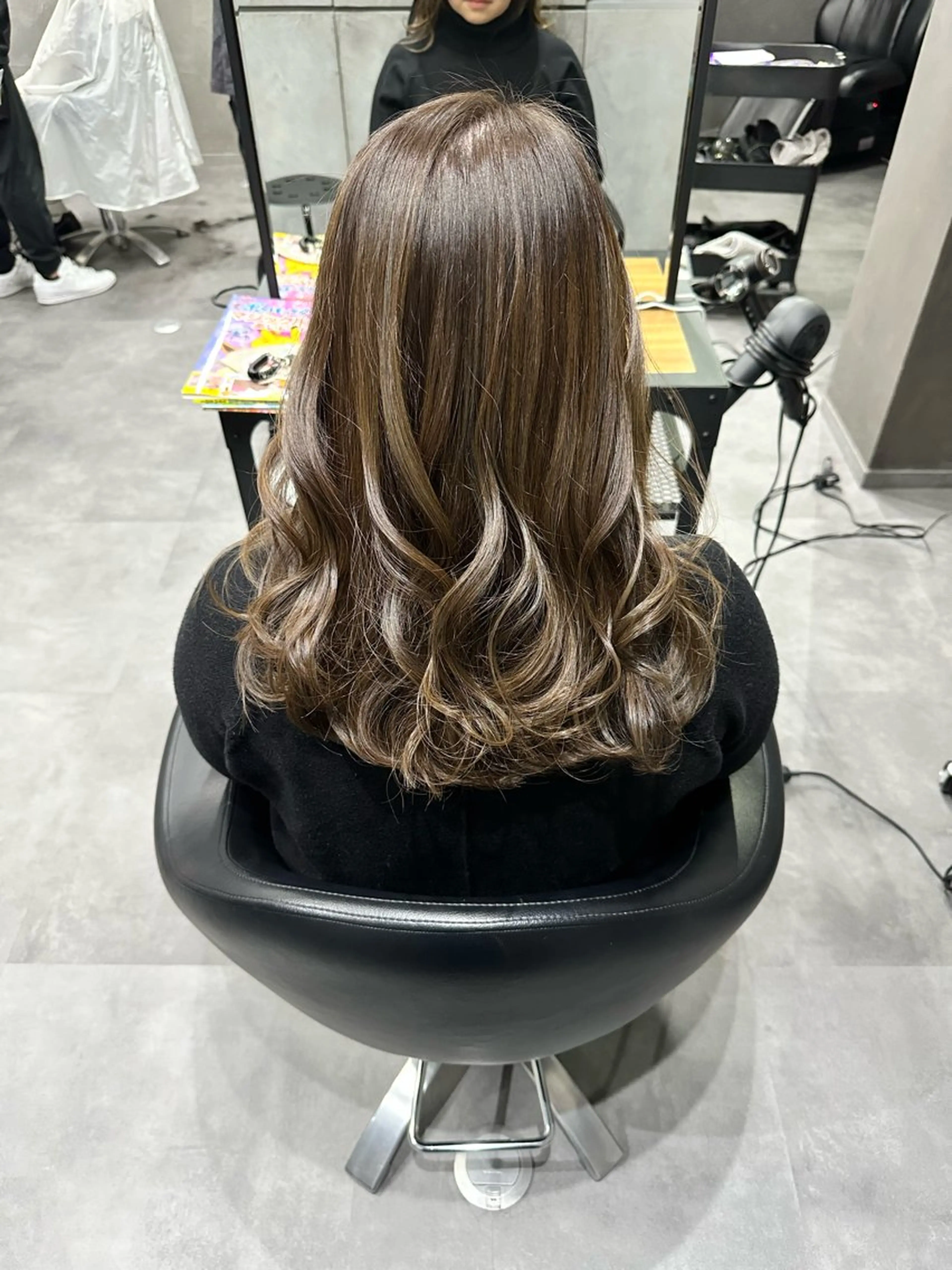 ロング アッシュ ヘアカラー 三木 まことのヘアスタイル