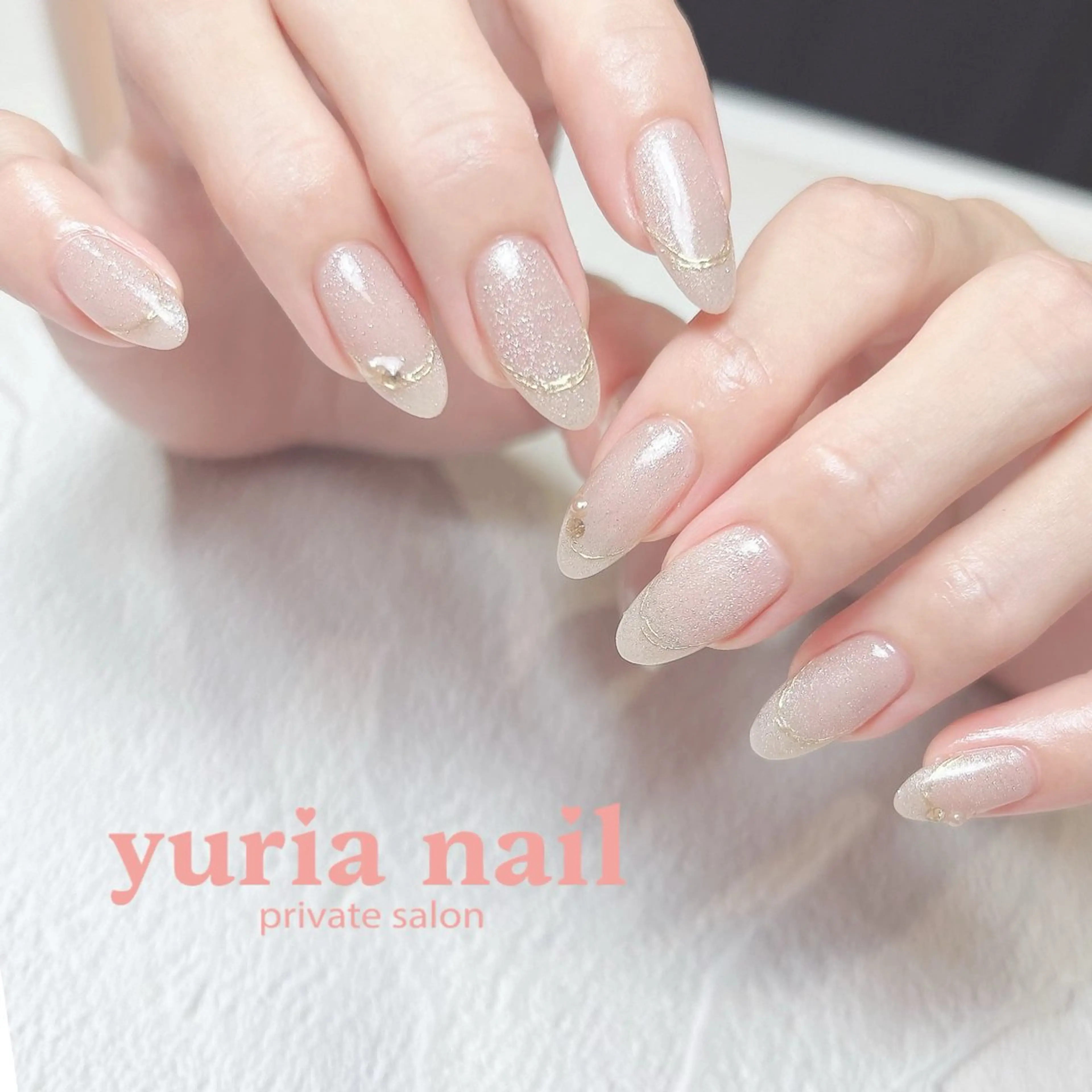 ネイル ジェルネイル ゴールド マグネットネイル ミラーネイル ニュアンスネイル ハンドネイル 小林 ゆりあのネイルデザイン