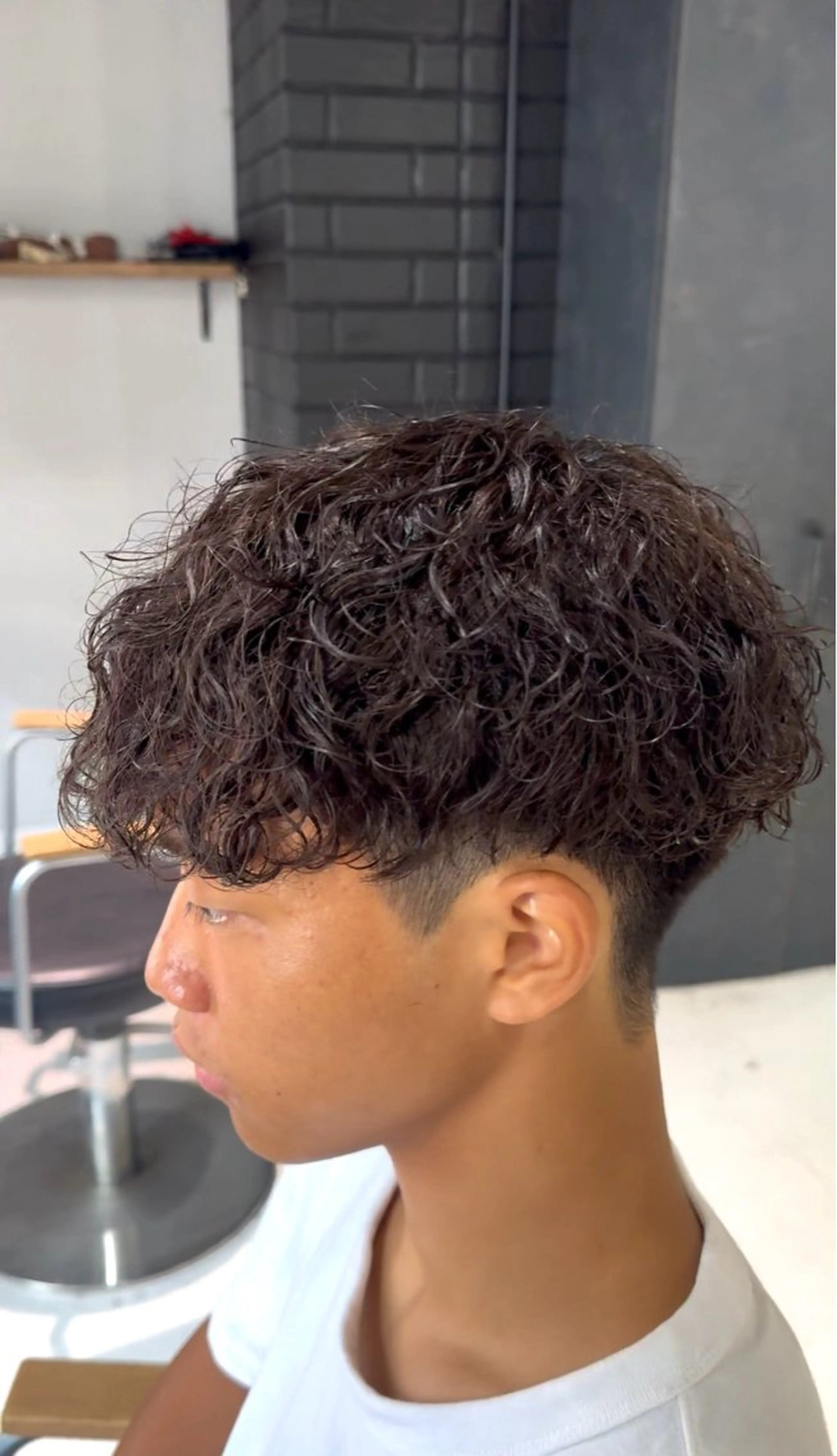 ショート パーマ メンズ メンズパーマ 波巻きパーマ カット パーマ men's salon gaudi 高槻店所属・波巻きパーマ/ 曲がる縮毛矯正/川岸のヘアスタイル