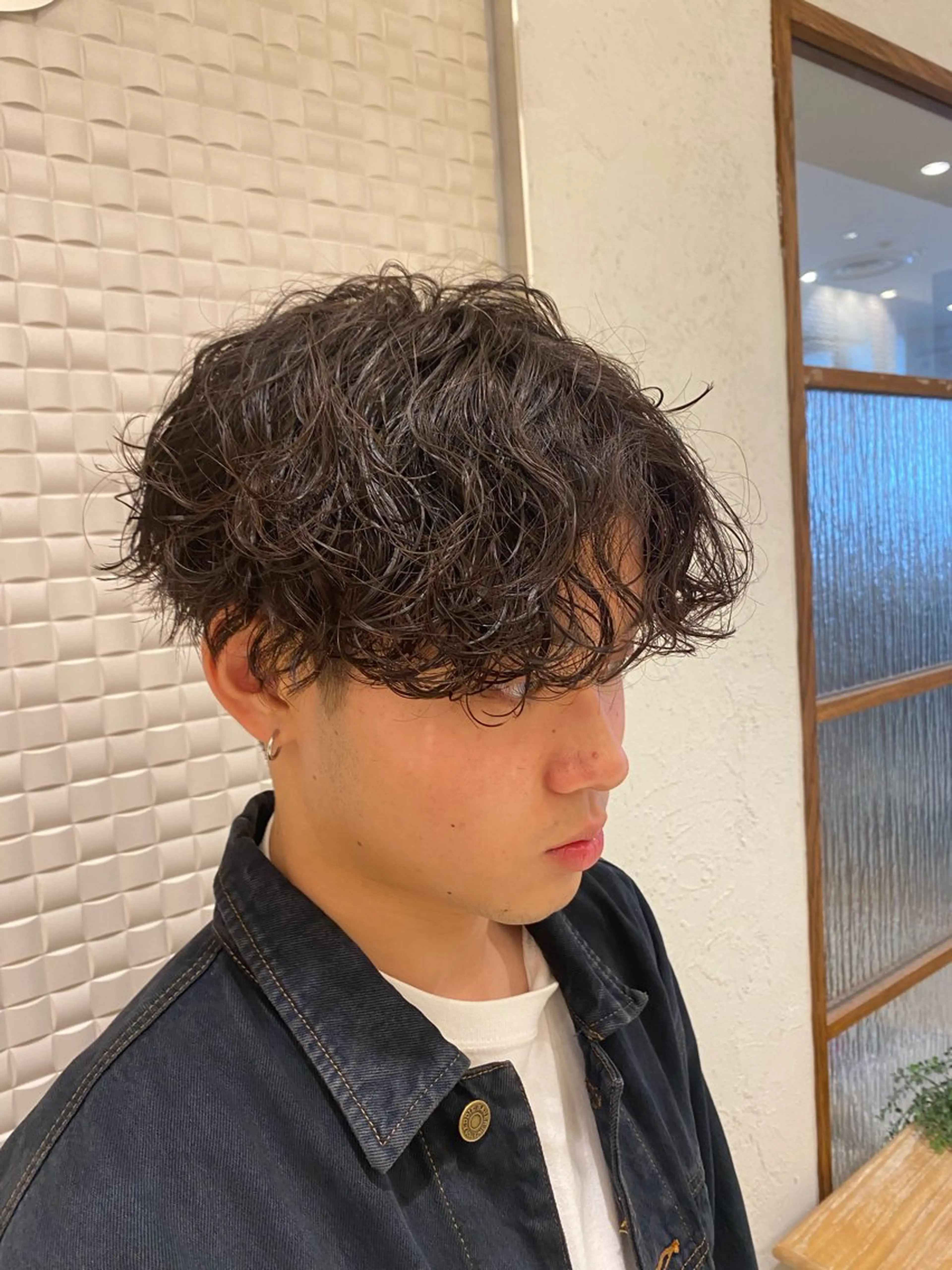 ミディアム カラー パーマ ヘアアレンジ メンズ ミディアムパーマ メンズパーマ 新宿スペインカール ヨモギダのヘアスタイル