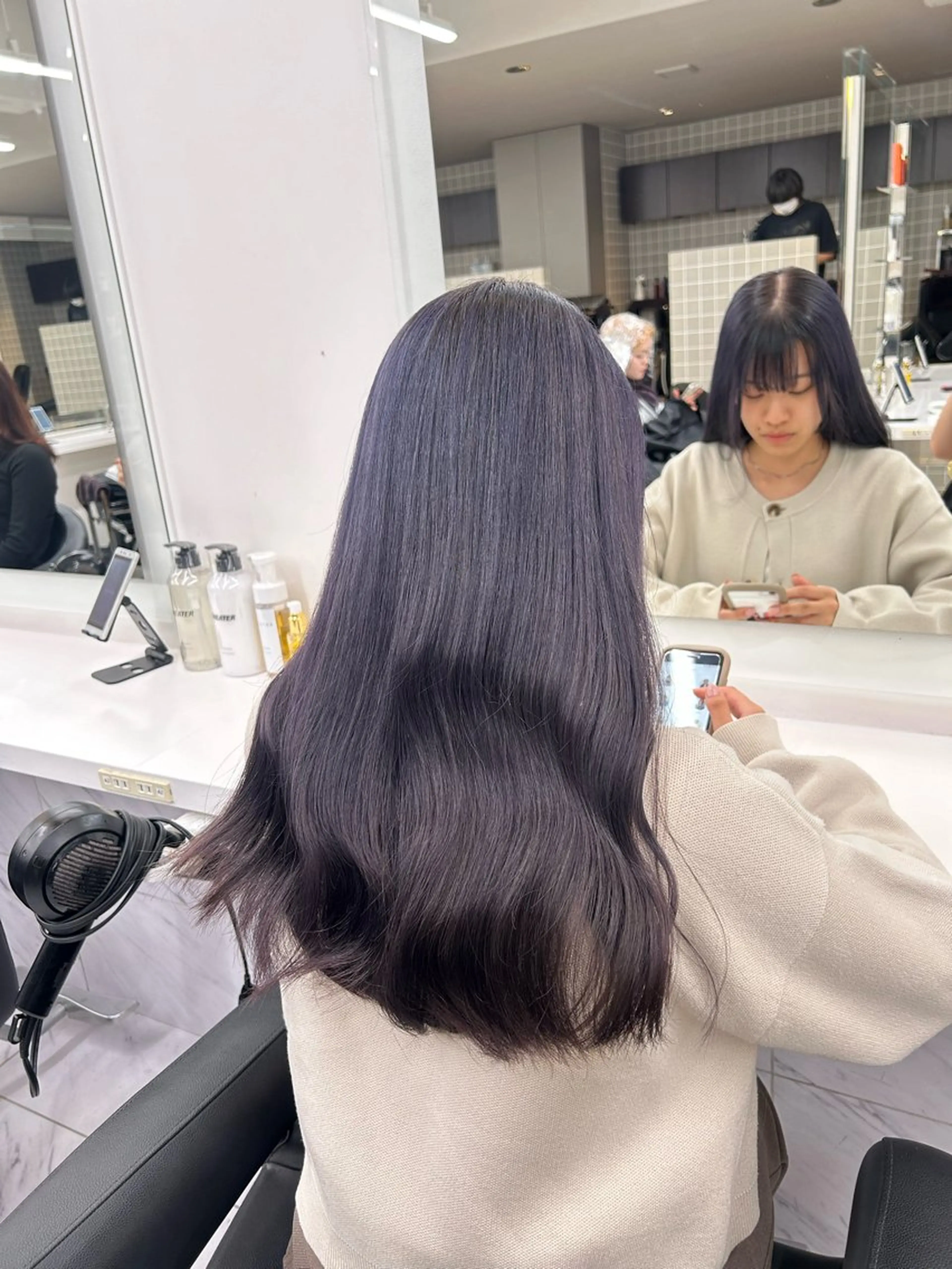 カラー ベージュ／ピンク【く すみカラー】レイヤーのヘアスタイル