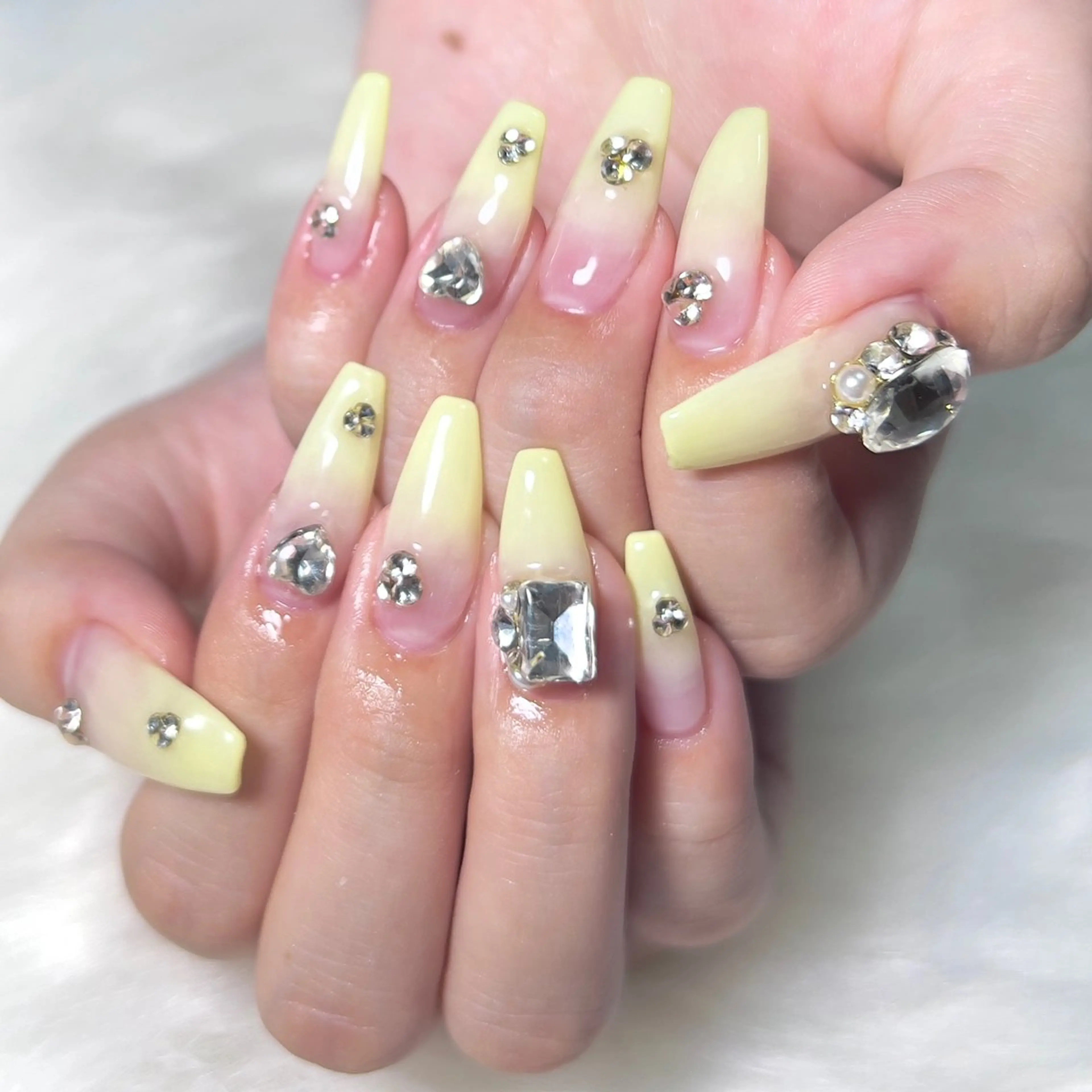 ネイル ハンドネイル ネイリストYuri シェルウェリナ船橋のネイルデザイン