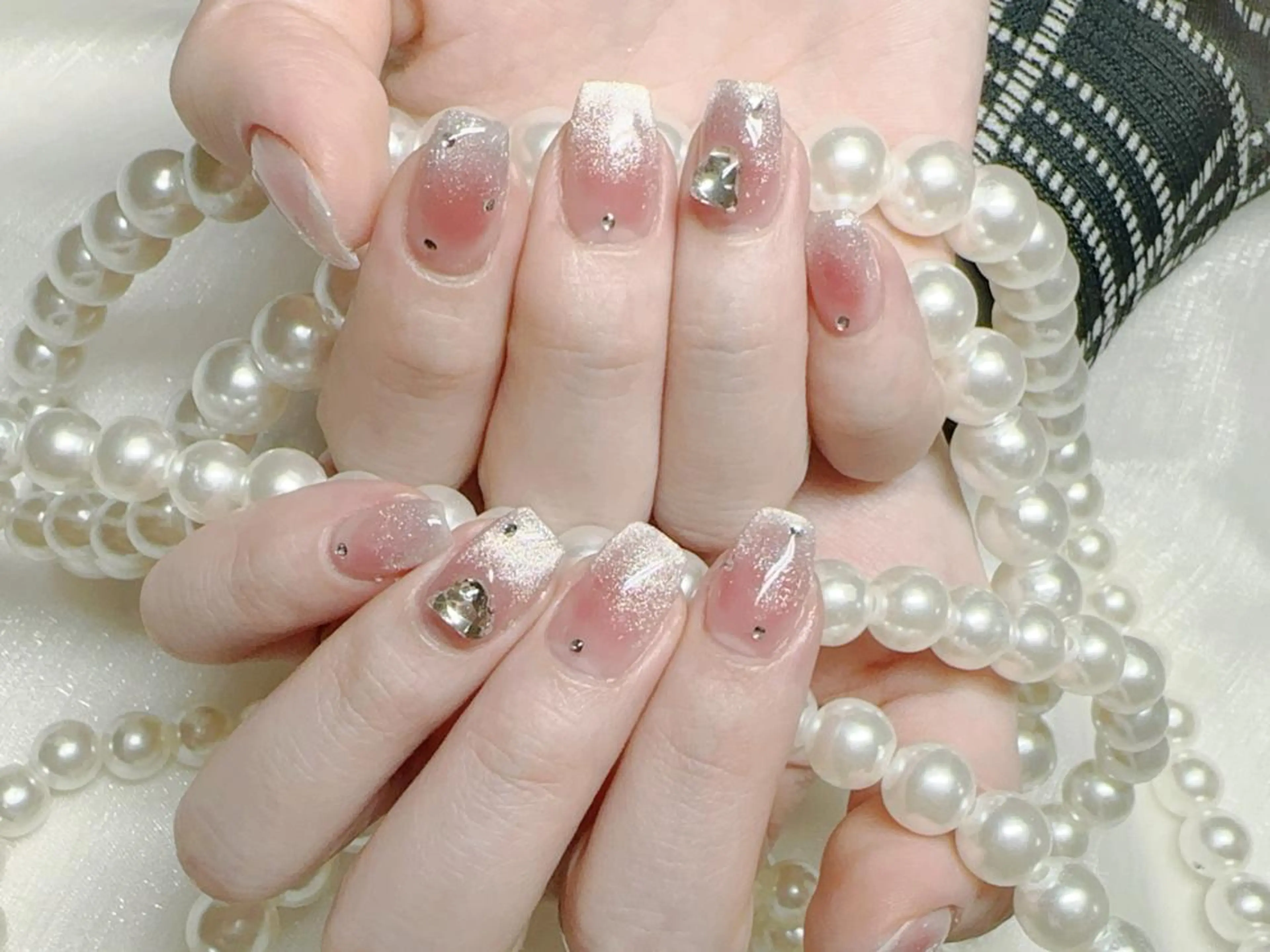 ネイル オーロラネイル 長さ出し フレンチネイル ガーリー キラキラネイル ハンドネイル nanako nailのネイルデザイン