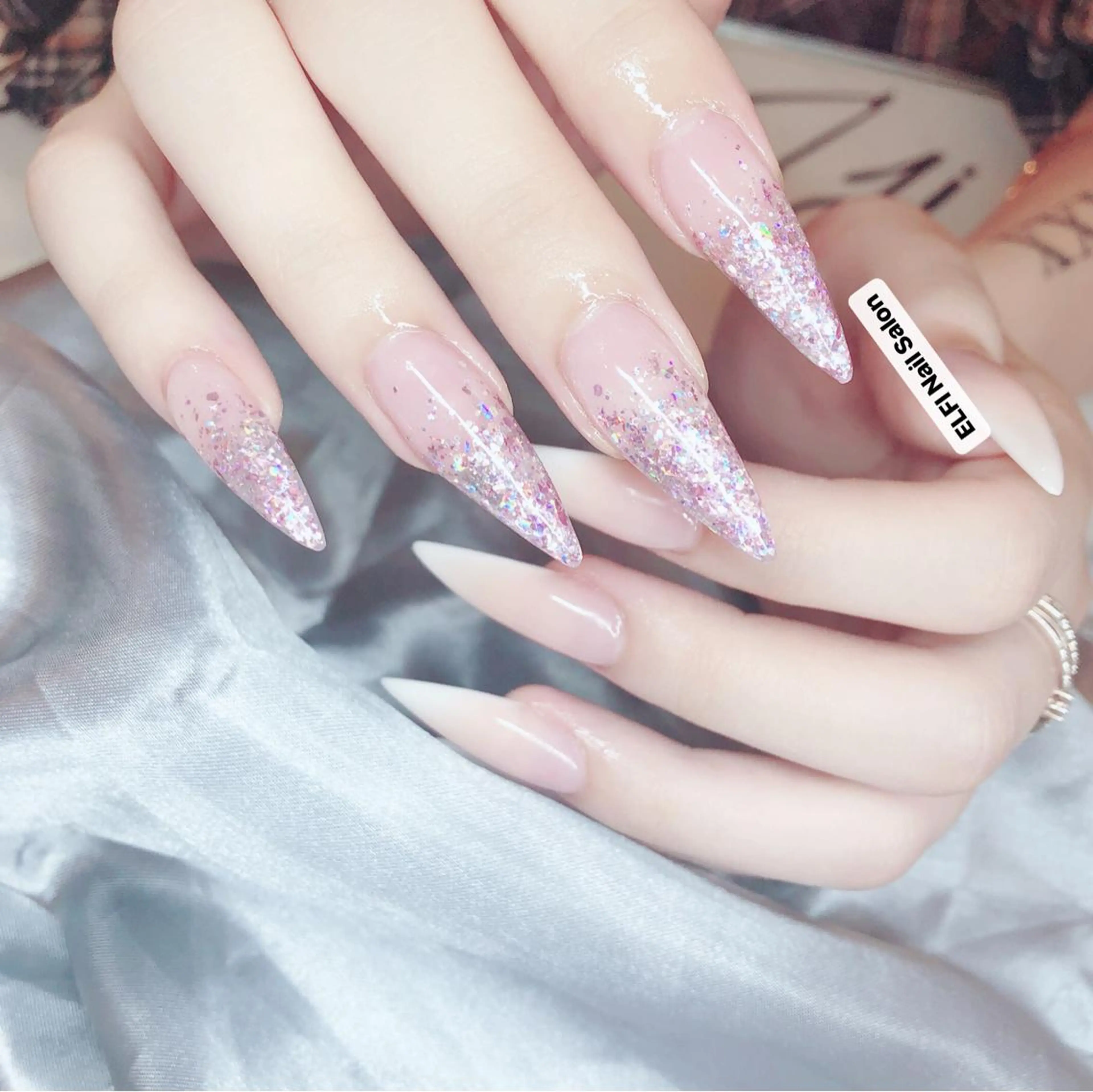 ネイル 🖤スカルプ R🖤のネイルデザイン