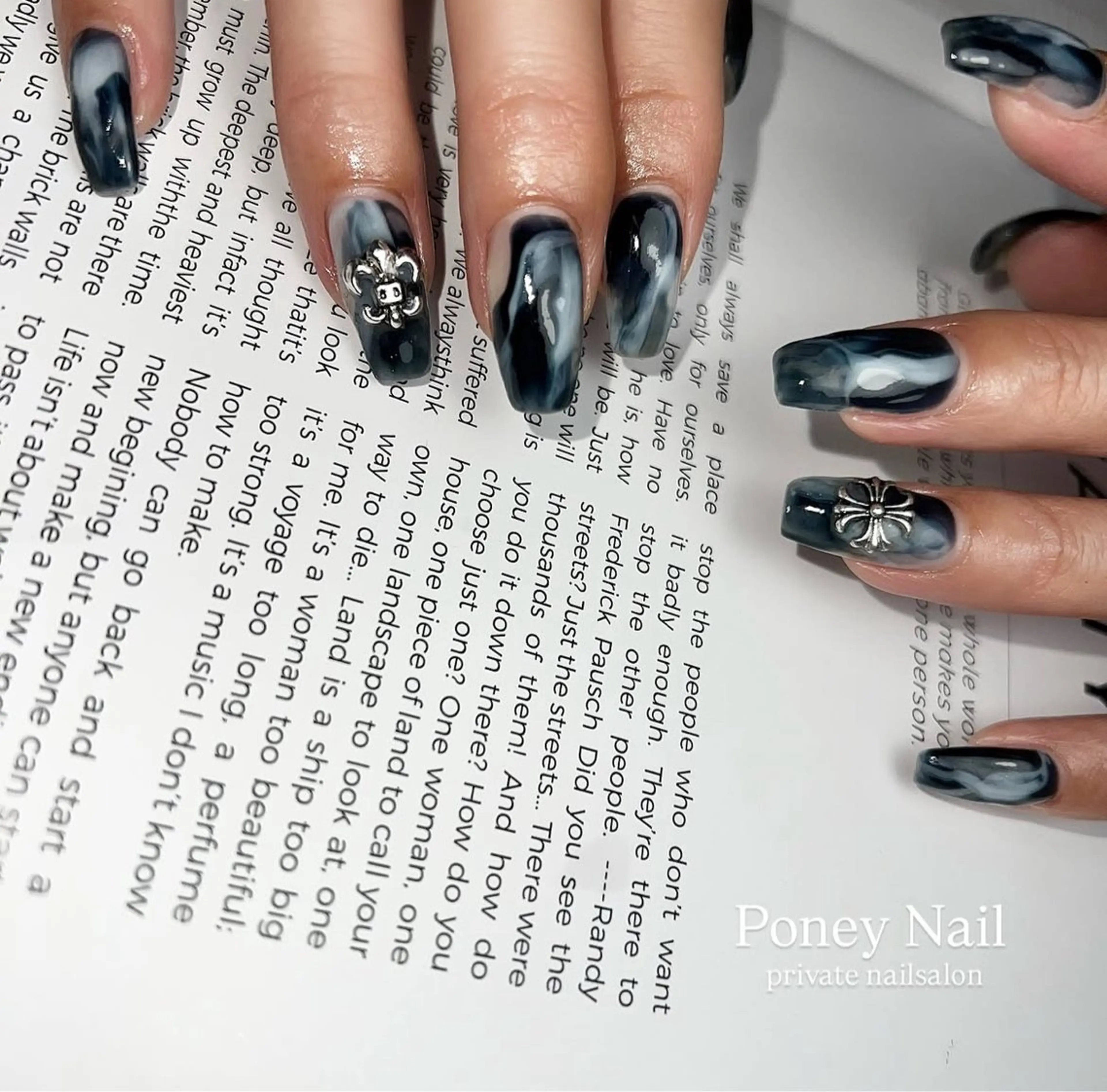 ネイル Poney Nail Hikaruのネイルデザイン