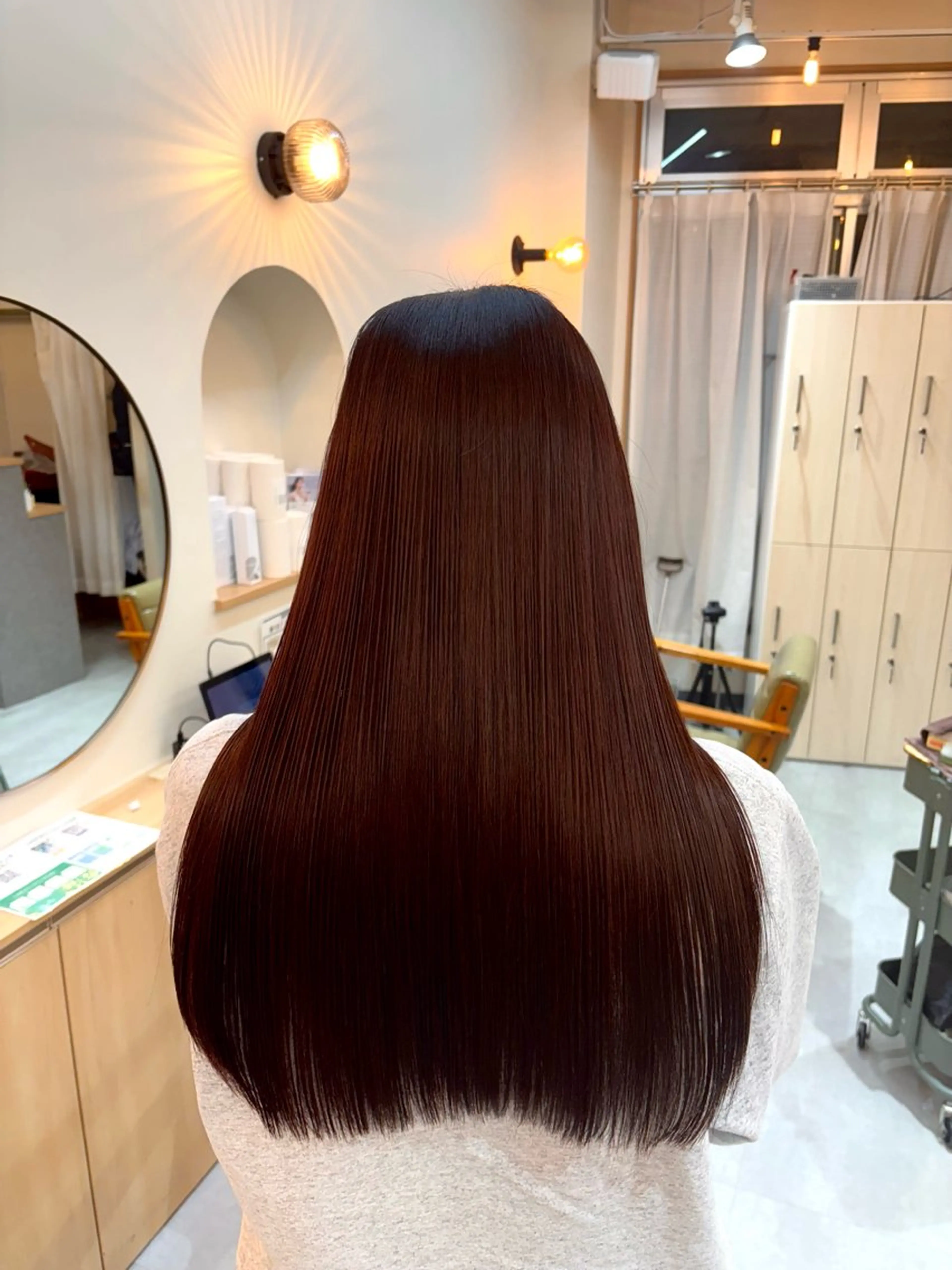 ロング レッドブラウン トリートメント lou  by  revo所属・カット無料❗️🫧 由姫🫧のヘアスタイル