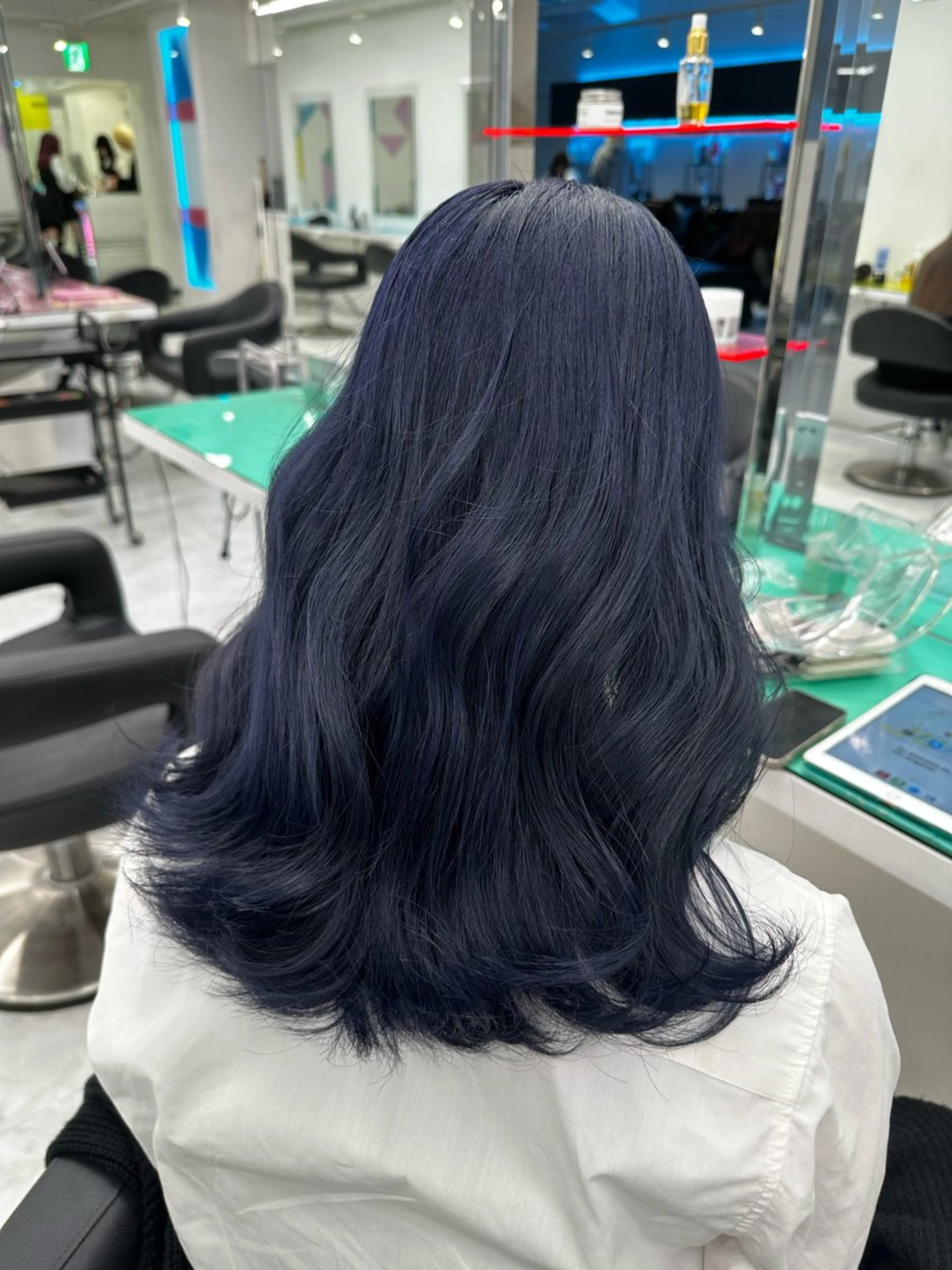 ロング カラー ヘアアレンジ 🌈艶カラー/ 韓国風レイヤーカットのヘアスタイル