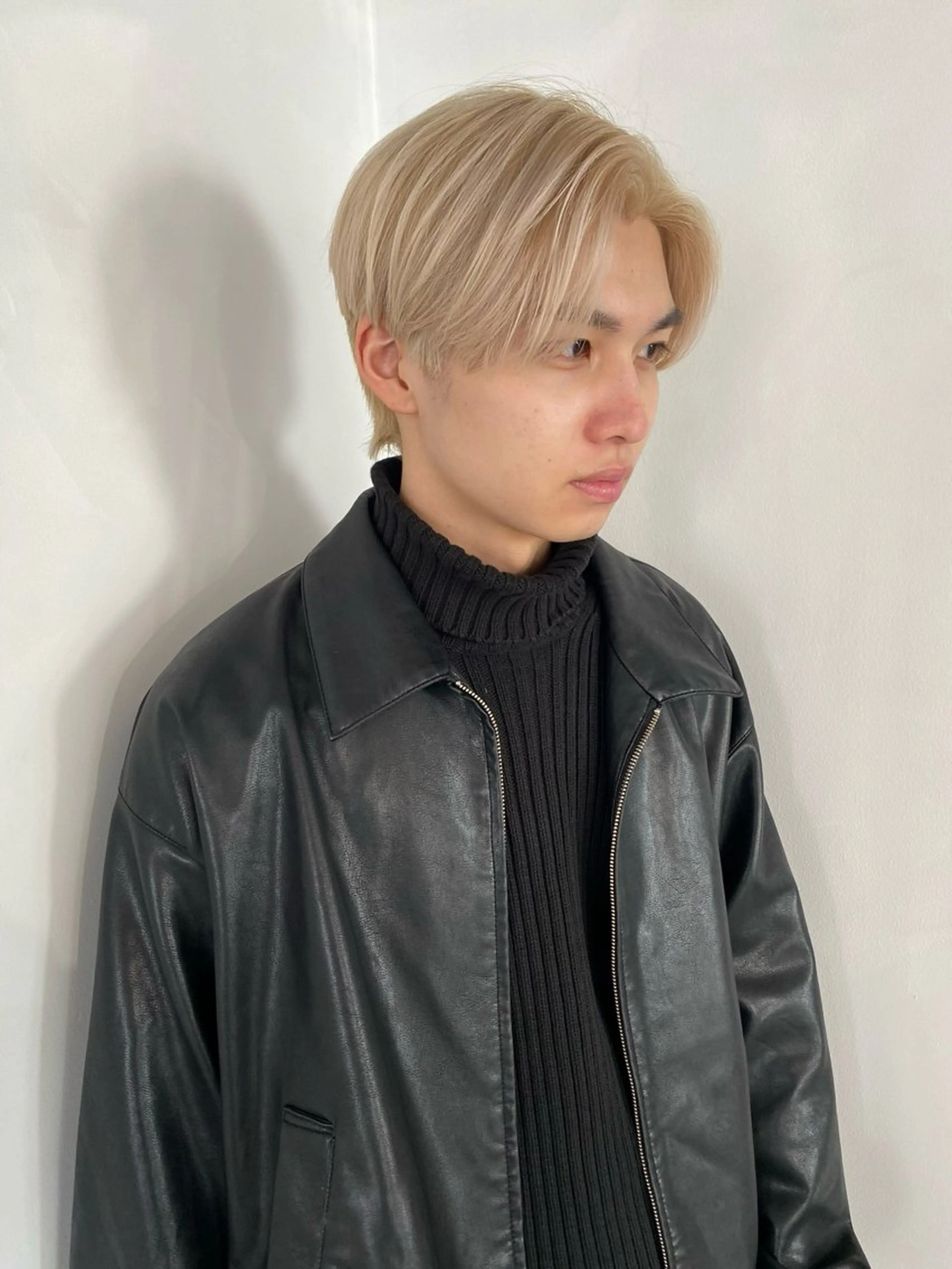 カラー メンズ メンズブリーチ ブリーチ ブロンド ホワイトブロンド ヘアカラー レイヤー/ボブ /河内温太のヘアスタイル