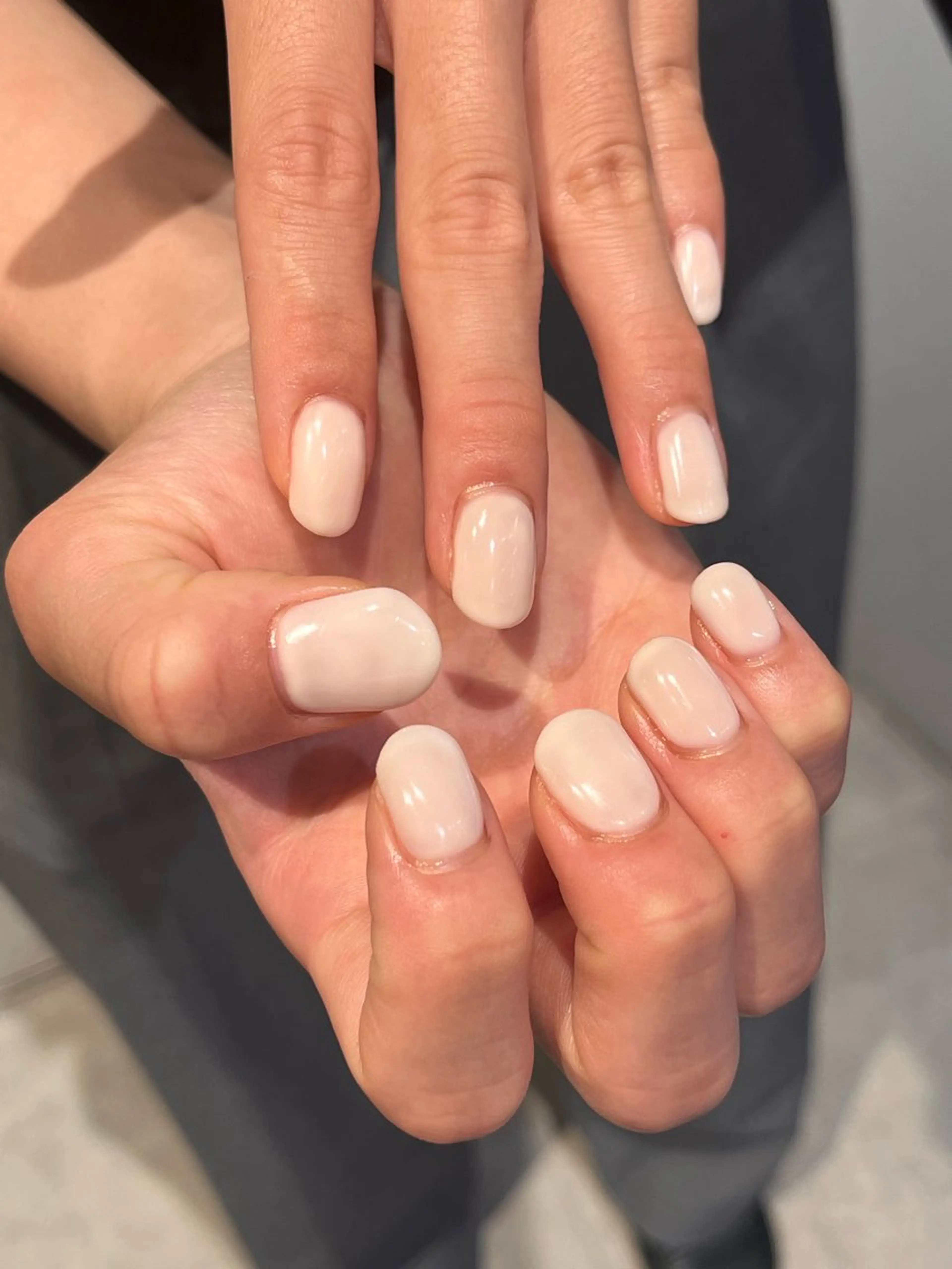 ネイル ワンカラーネイル ホワイト ハンドネイル ハンドケア ジャニヲタ美容師 /👒ルナ🛍のヘアスタイル