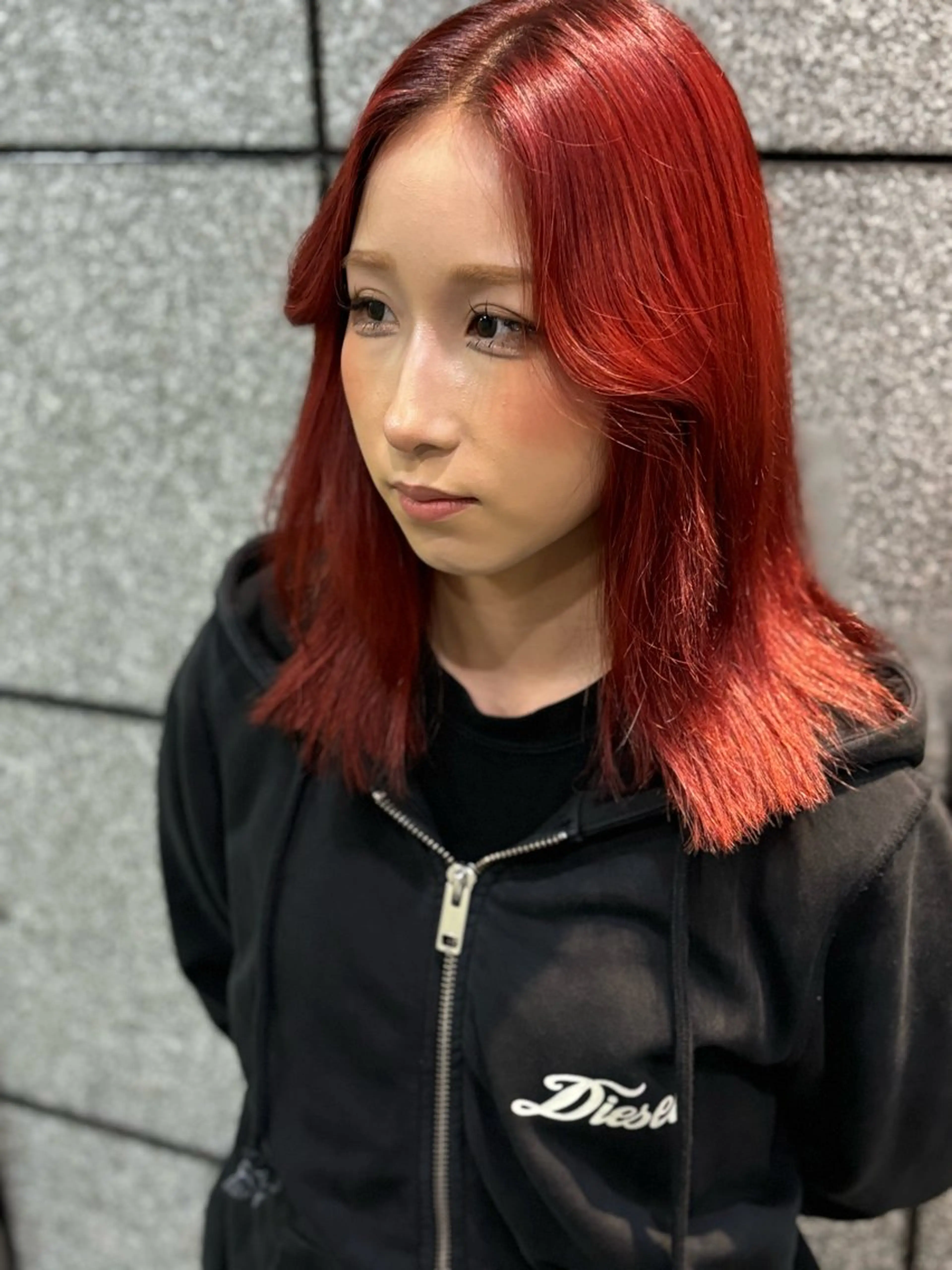 ロング カラー 渡 汐音のヘアスタイル