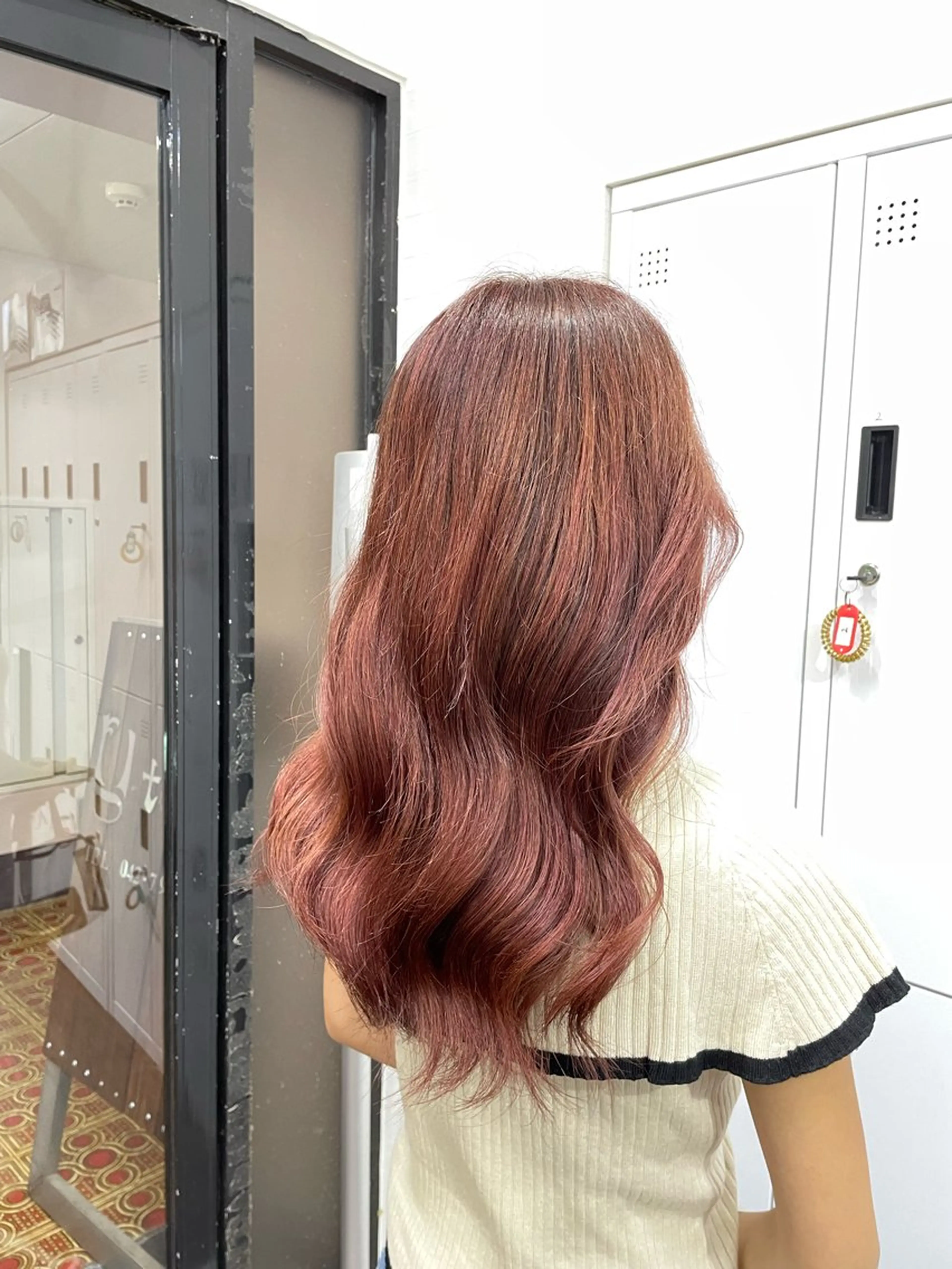 ロング 田子🦋ハイトーン 🫐耳つぼジュエリーのヘアスタイル
