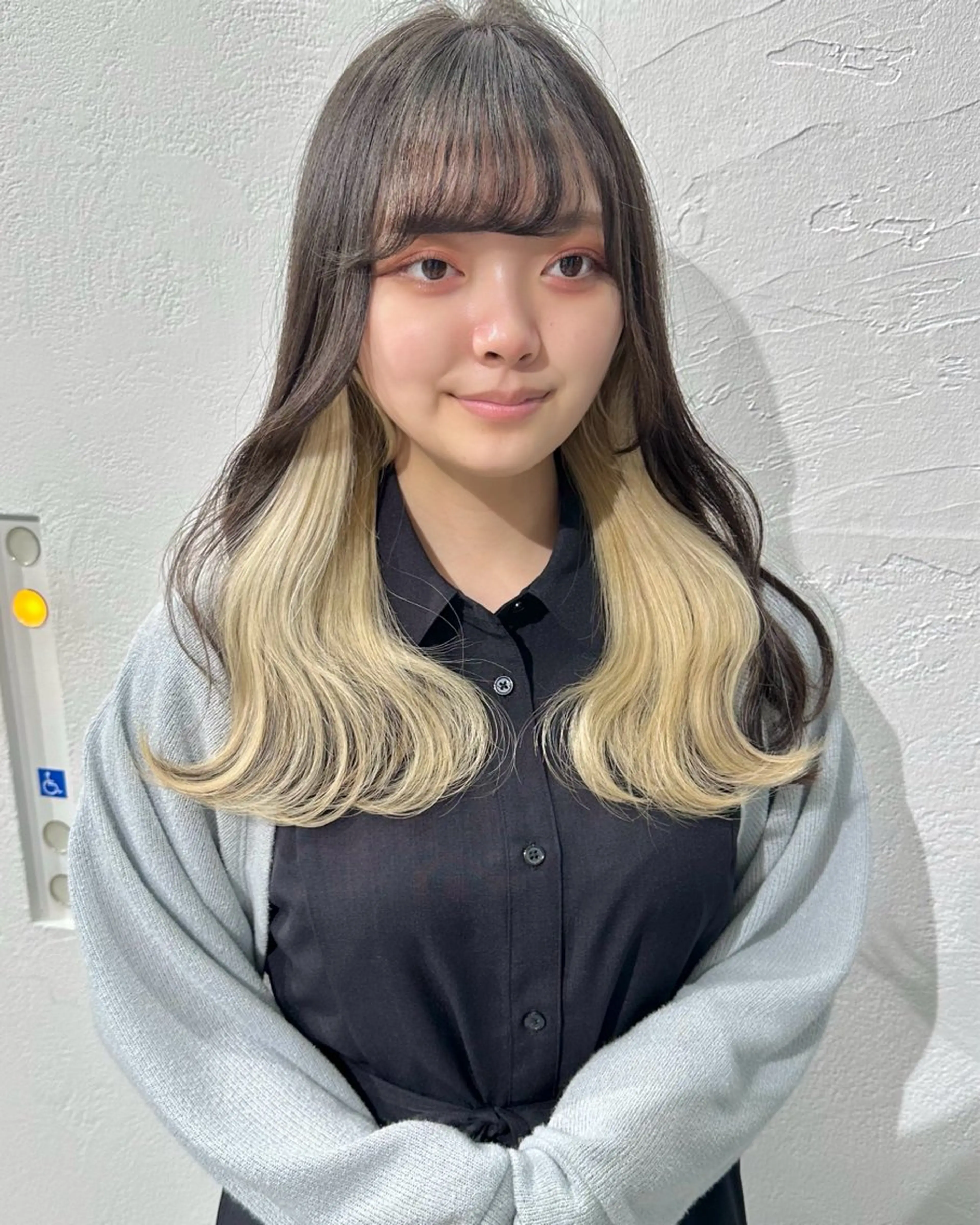 ロング カラー ブリーチ ブロンド ケアブリーチ インナーカラー レイヤーカット カット ヘアカラー トリートメント インナーカラー/レイ ヤーカット♡/マキシのヘアスタイル