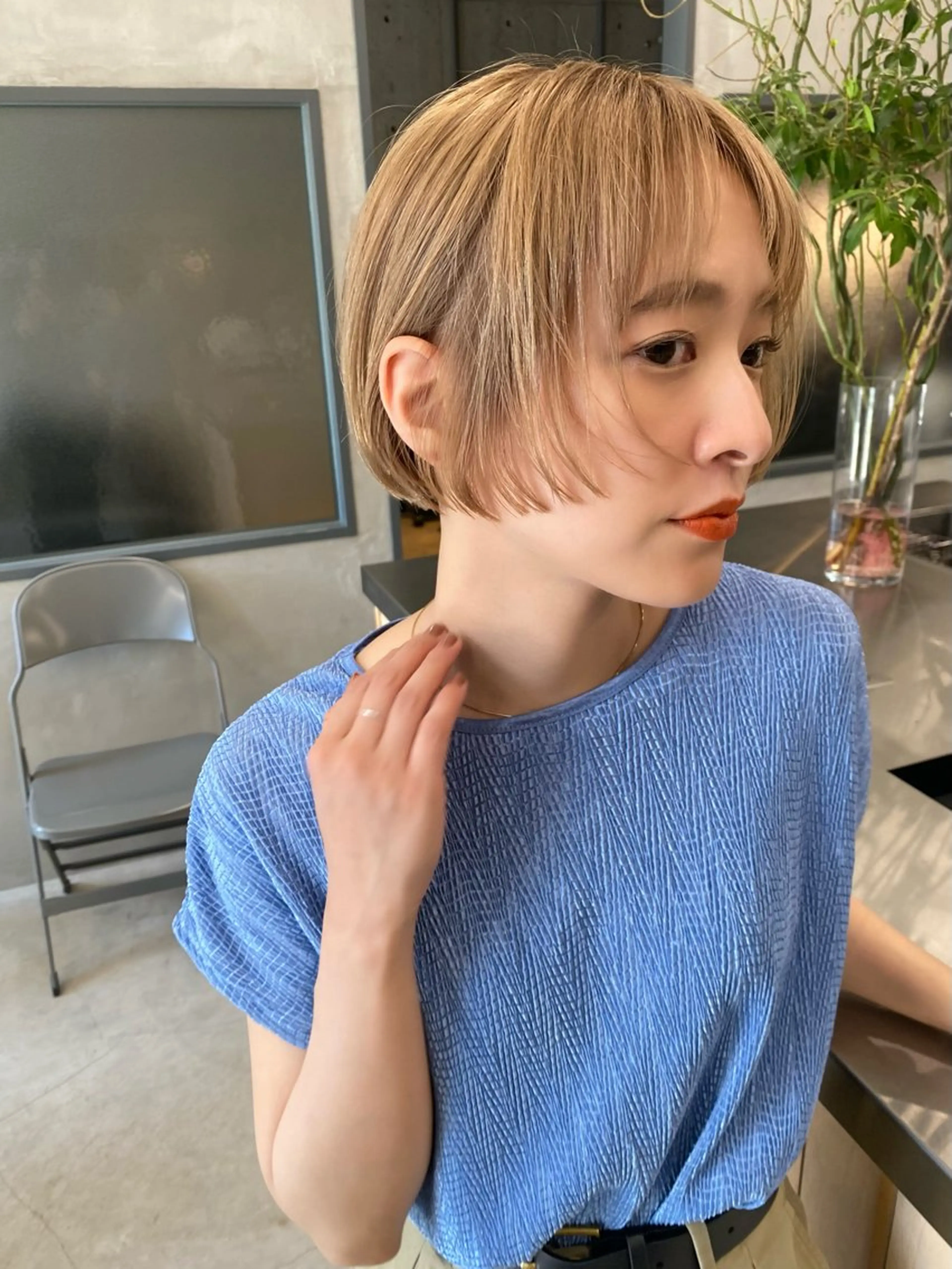 ショート カラー ハイトーンカラー ボブ カット ヘアカラー トリートメント 似合わせカット レイヤーボブウルフのヘアスタイル