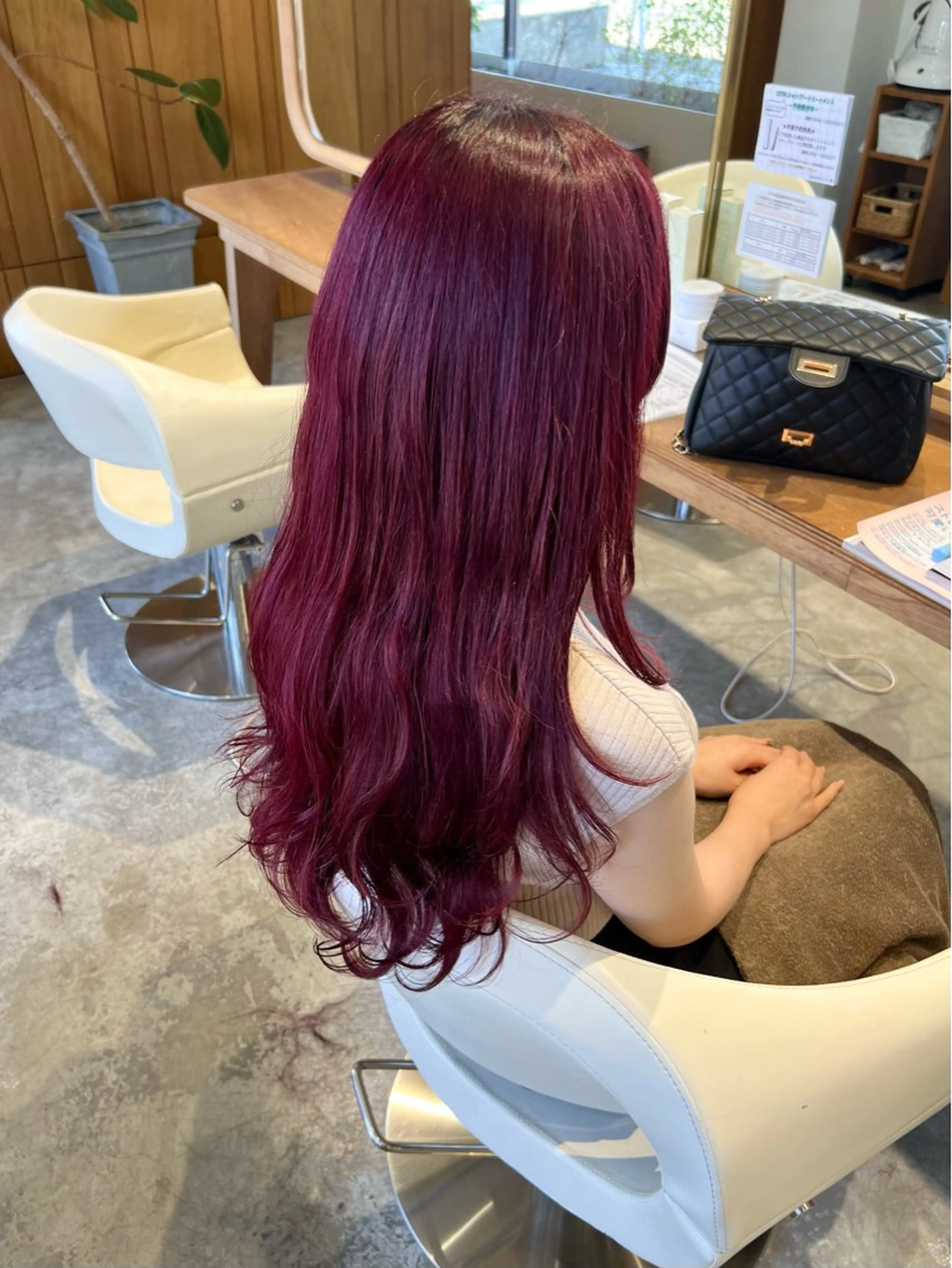 ロング カラー カシス レッドカラー カット ヘアカラー フラム所属・WATANABE MISAKIのヘアスタイル