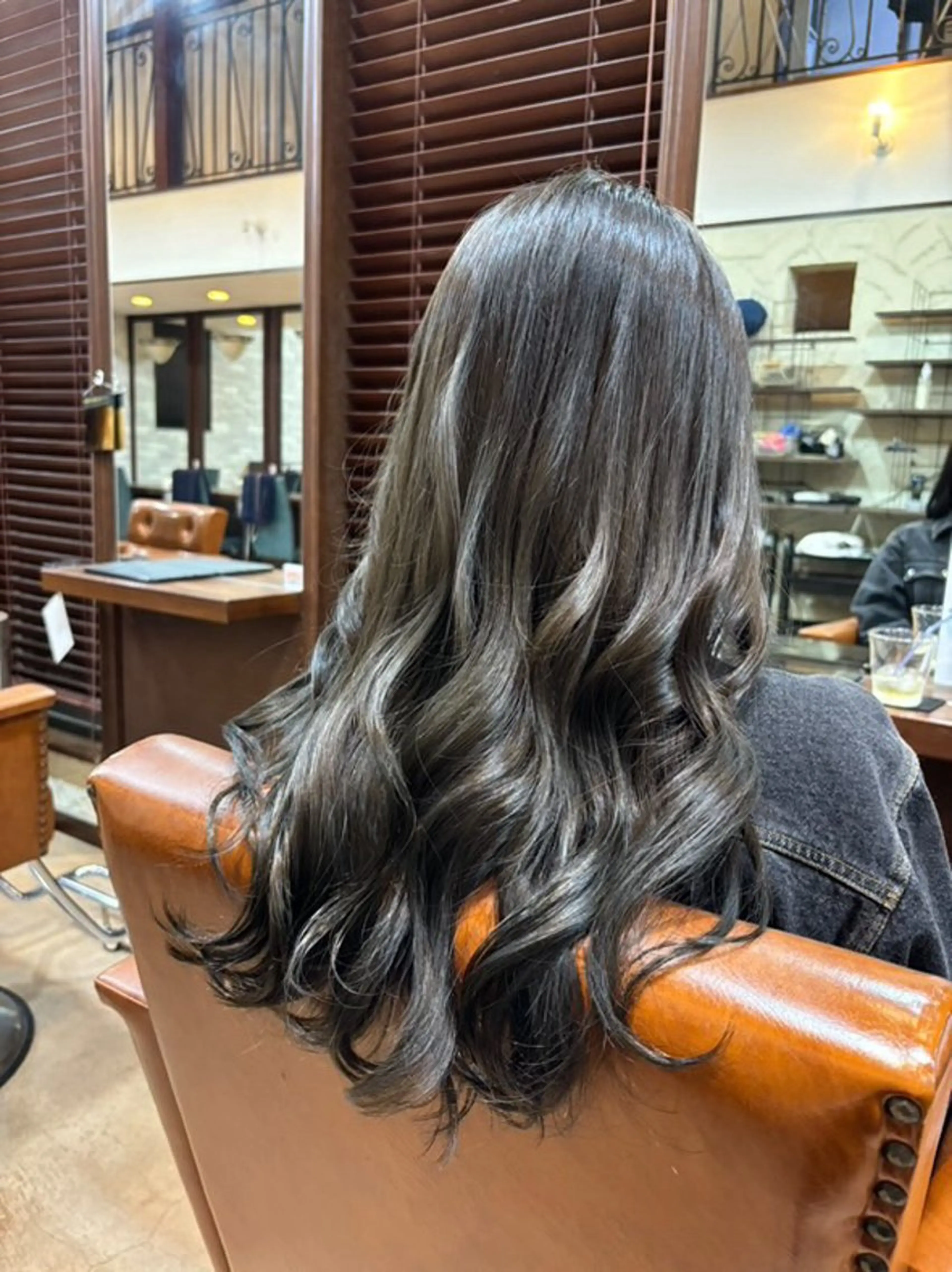 ロング カラー ヘアアレンジ 透明感カラー オリーブグレー カット ヘアカラー トリートメント hair make apt mocalabel所属・オクムラ ユキノのヘアスタイル