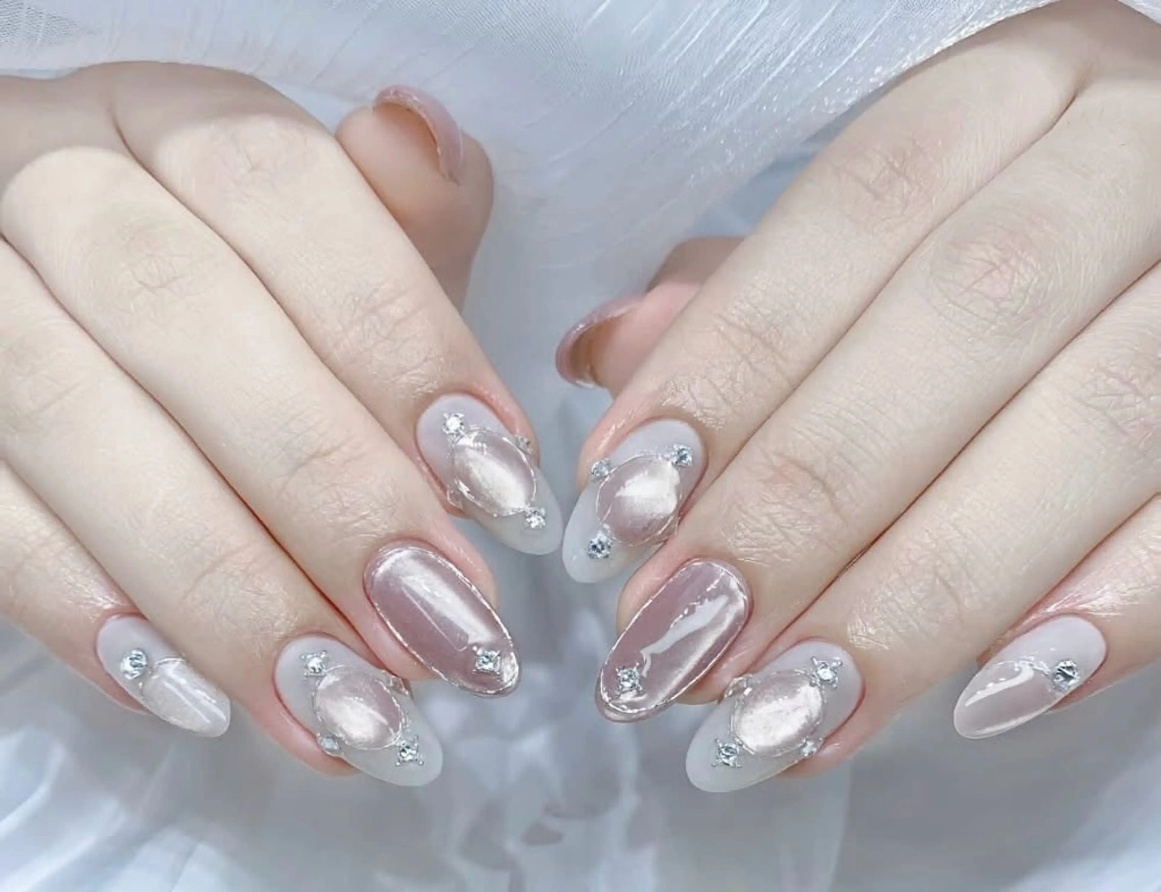 ネイル 長さ出し フレンチネイル ジェルネイル ガラスフレンチ 韓国ネイル ハンドネイル Minette nail所属・Minette nailHuongのネイルデザイン