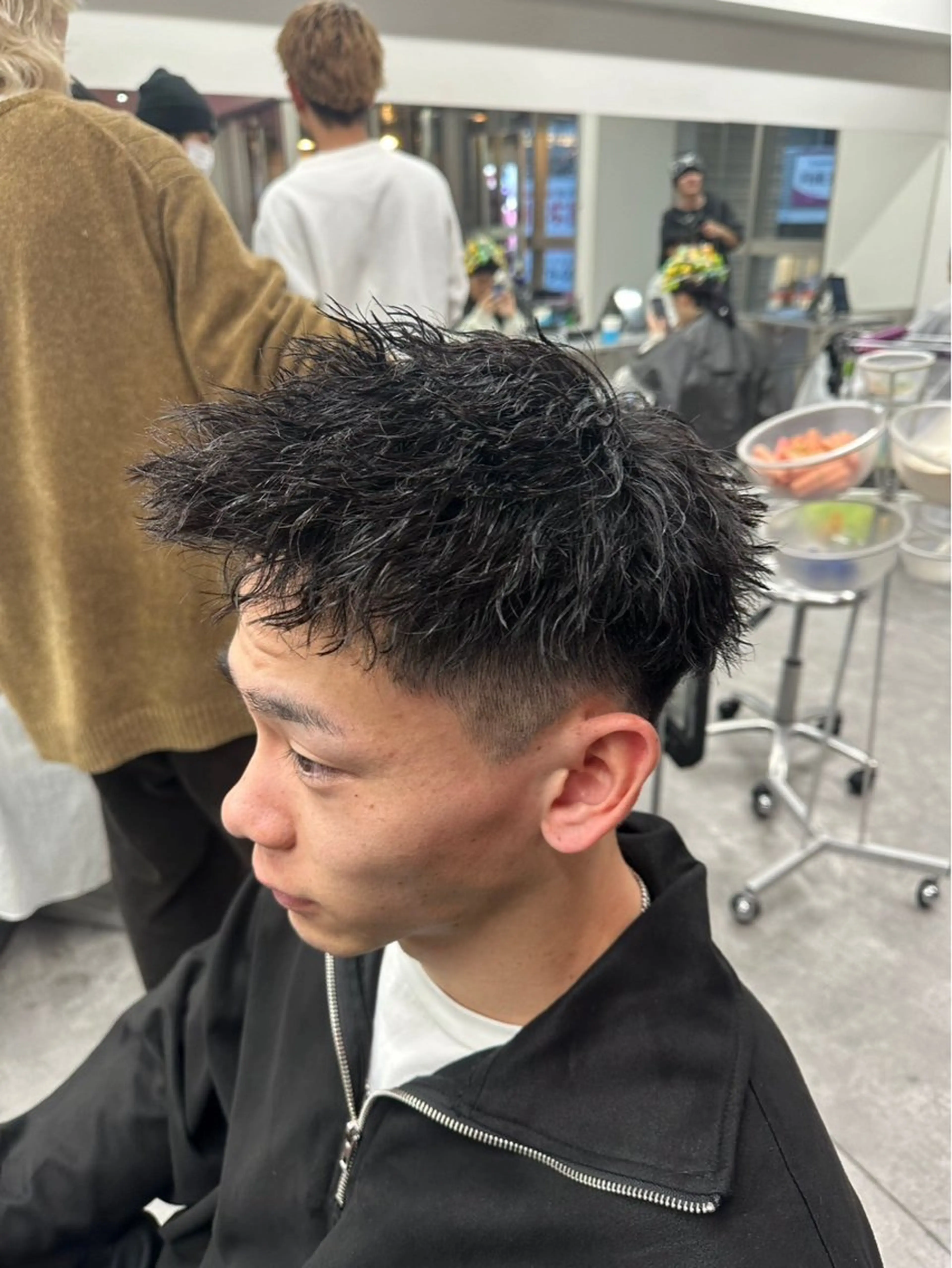 ショート パーマ メンズ カット パーマ ヘアセット 町田/波巻き/ シャドウ/メンズのヘアスタイル