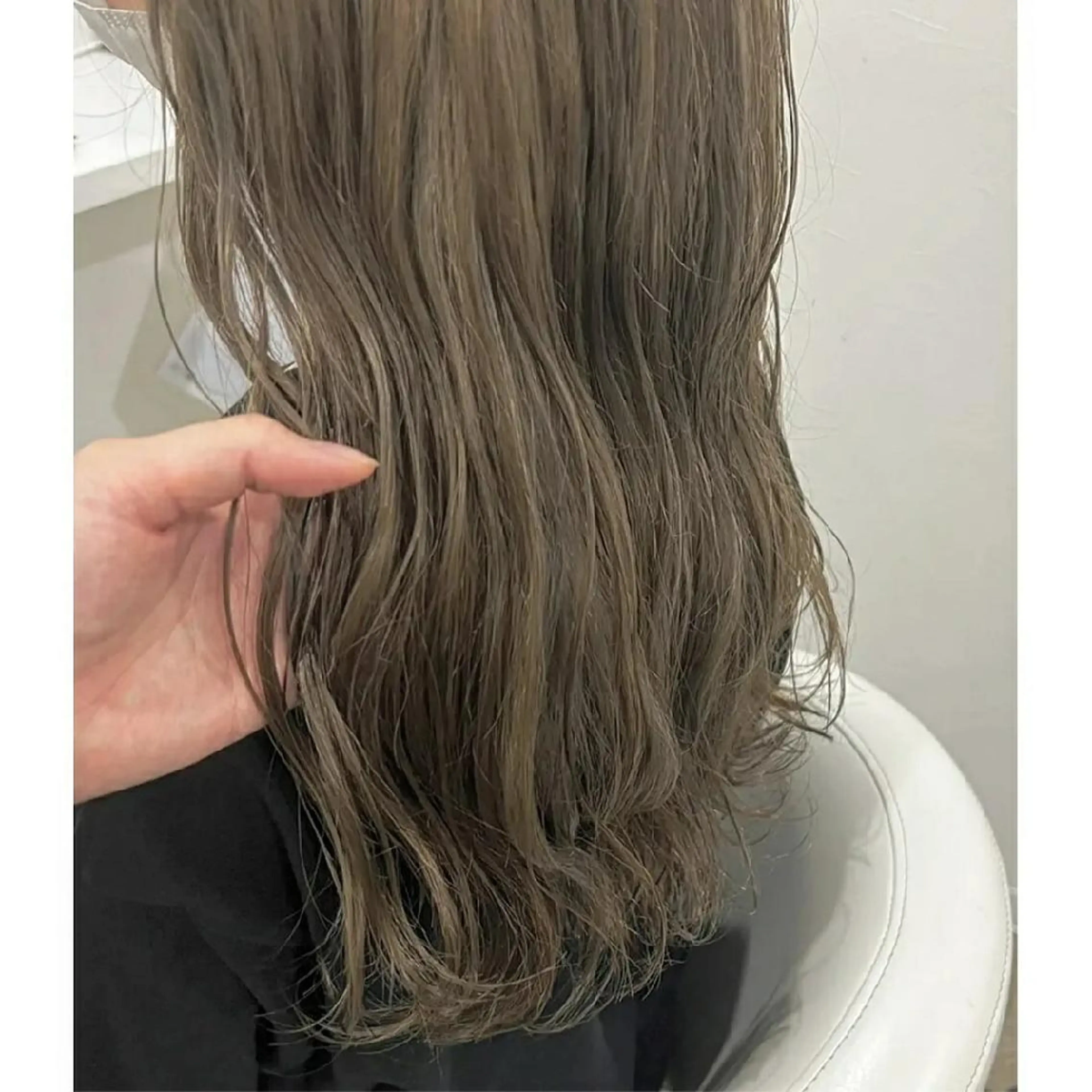 カラー ロング ヘアアレンジ ベージュカラー ブリーチ 髪質改善 髪質改善サロン🍃 AIRI のヘアスタイル