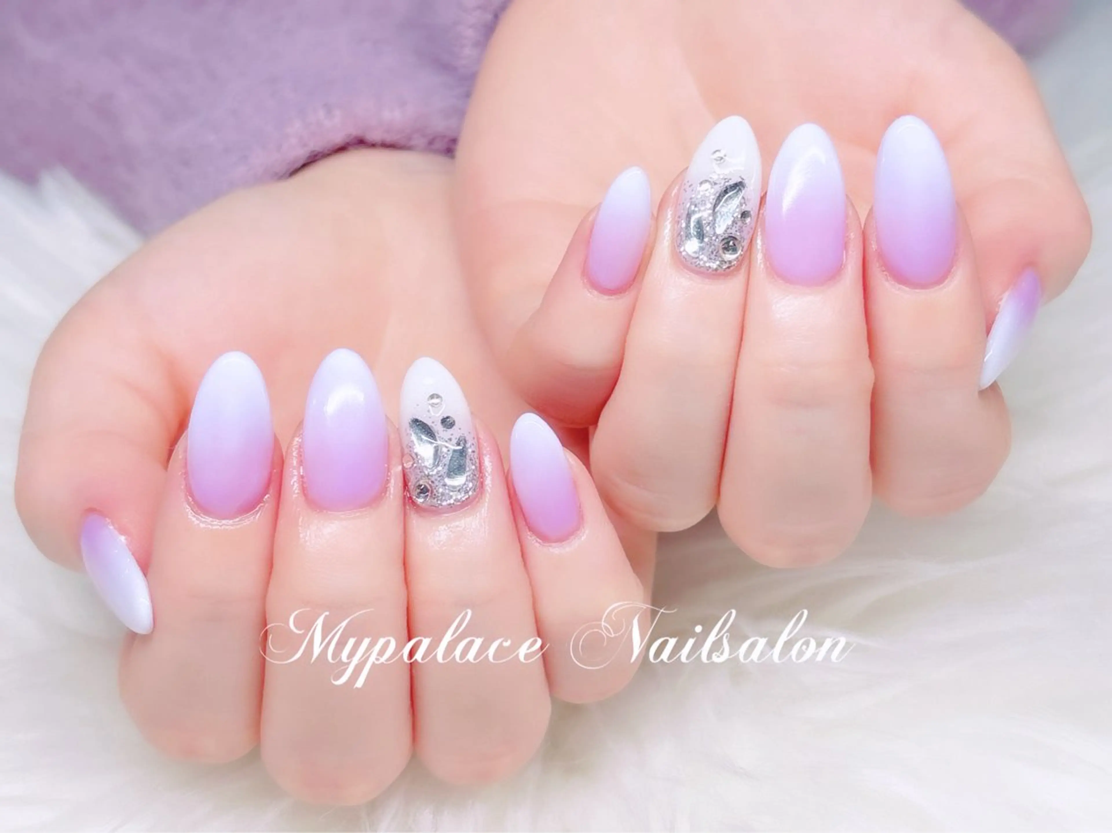 ネイル キラキラネイル ストーンネイル ハンドネイル Yuis Nailスカルプ専門のネイルデザイン
