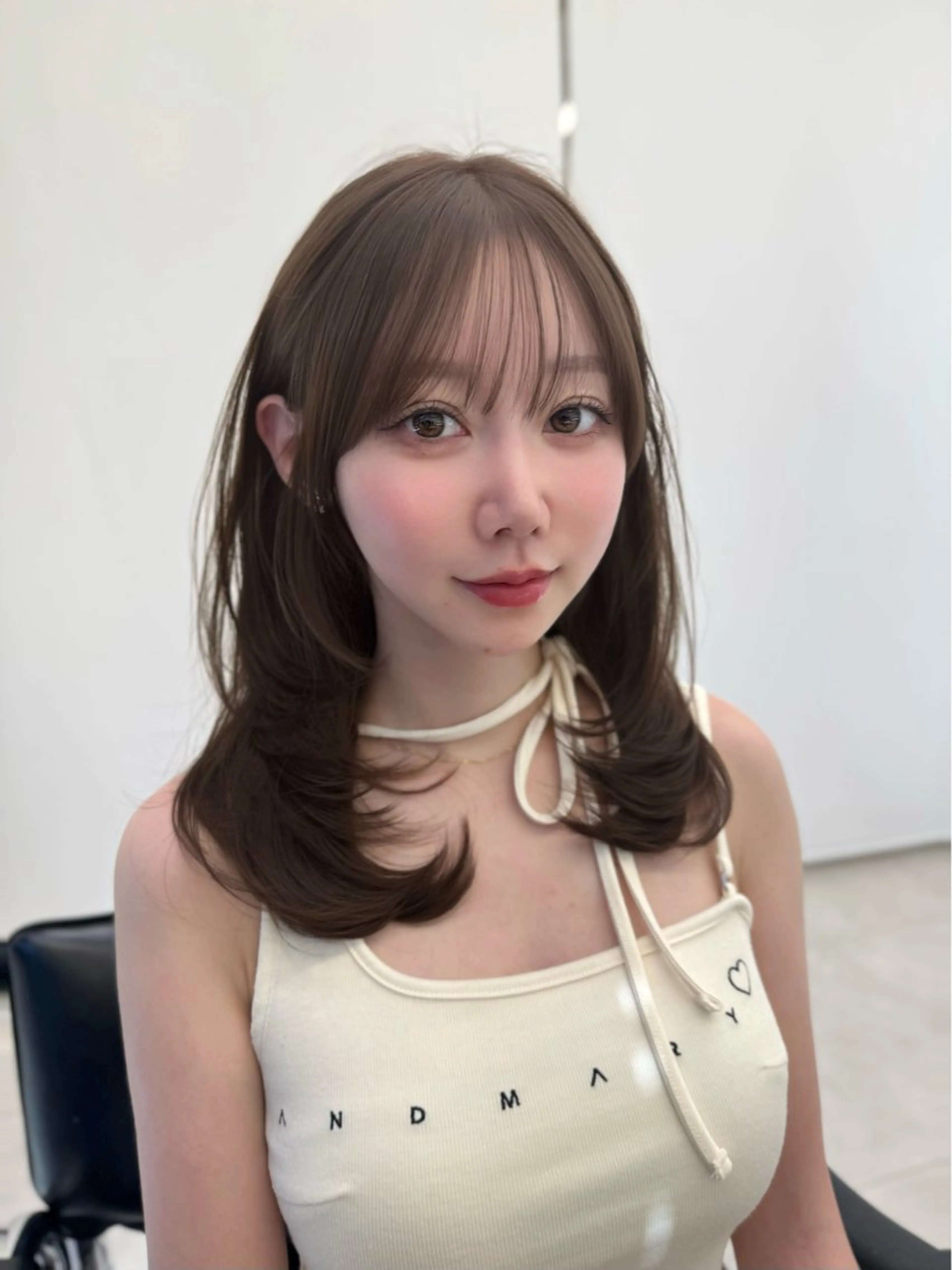 ミディアム カラー 顔周りカット 韓国風ヘア レイヤーカット おくれ毛 サイドバング カット ヘアカラー 高島大登/顔周り /レイヤーカットのヘアスタイル