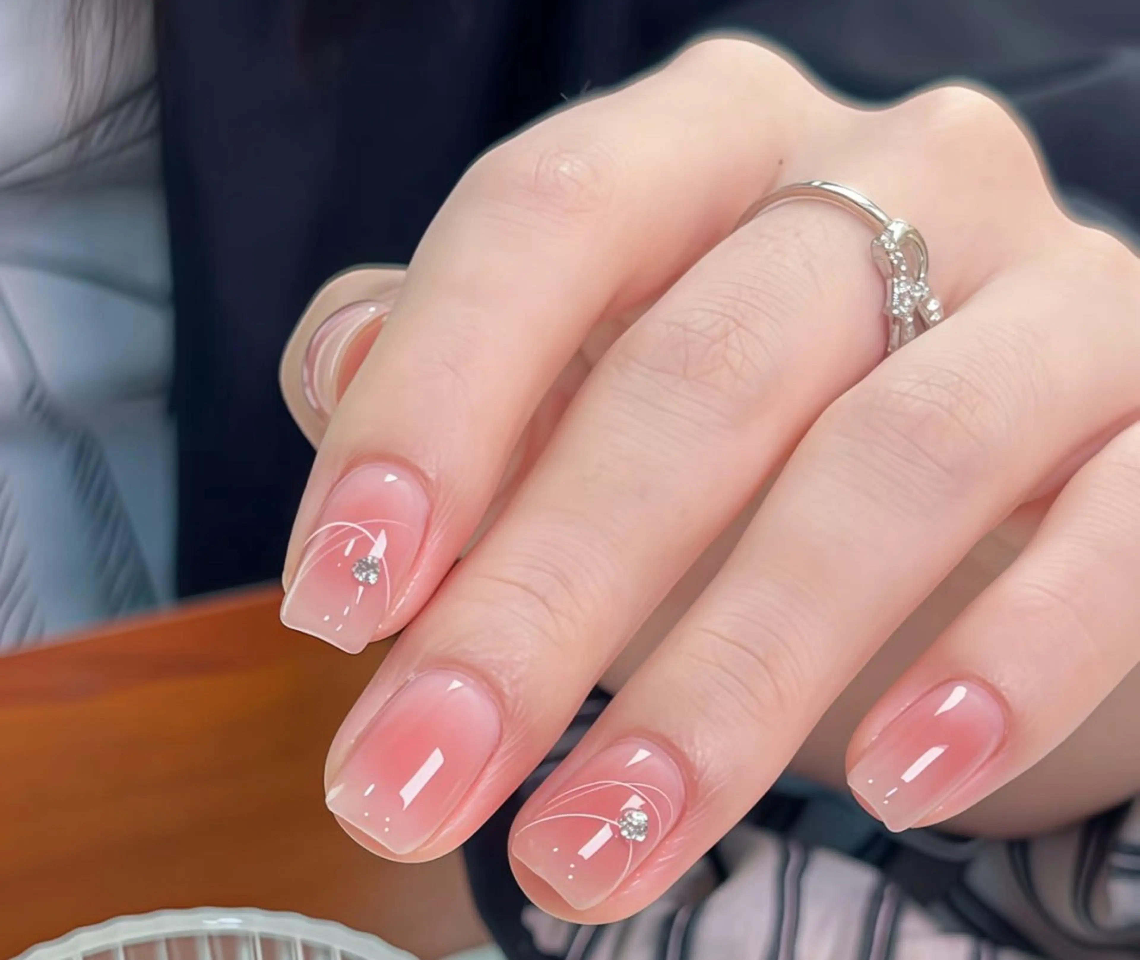 ショート ハンドネイル FLORA NAIL SALONのネイルデザイン