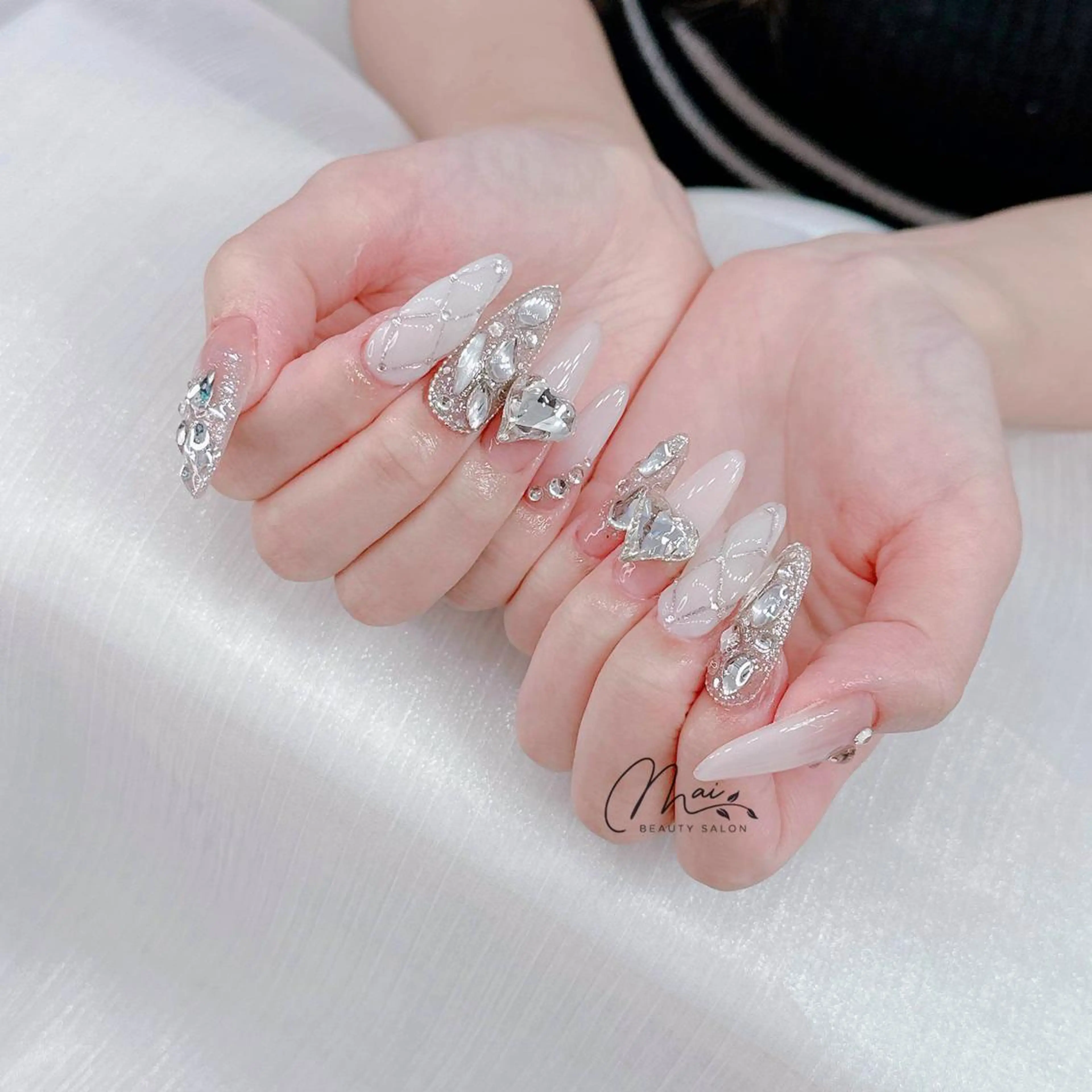 ネイル チークネイル フラッシュネイル フットネイル ジェルネイル マグネットネイル MaiBeauty DanHiのネイルデザイン