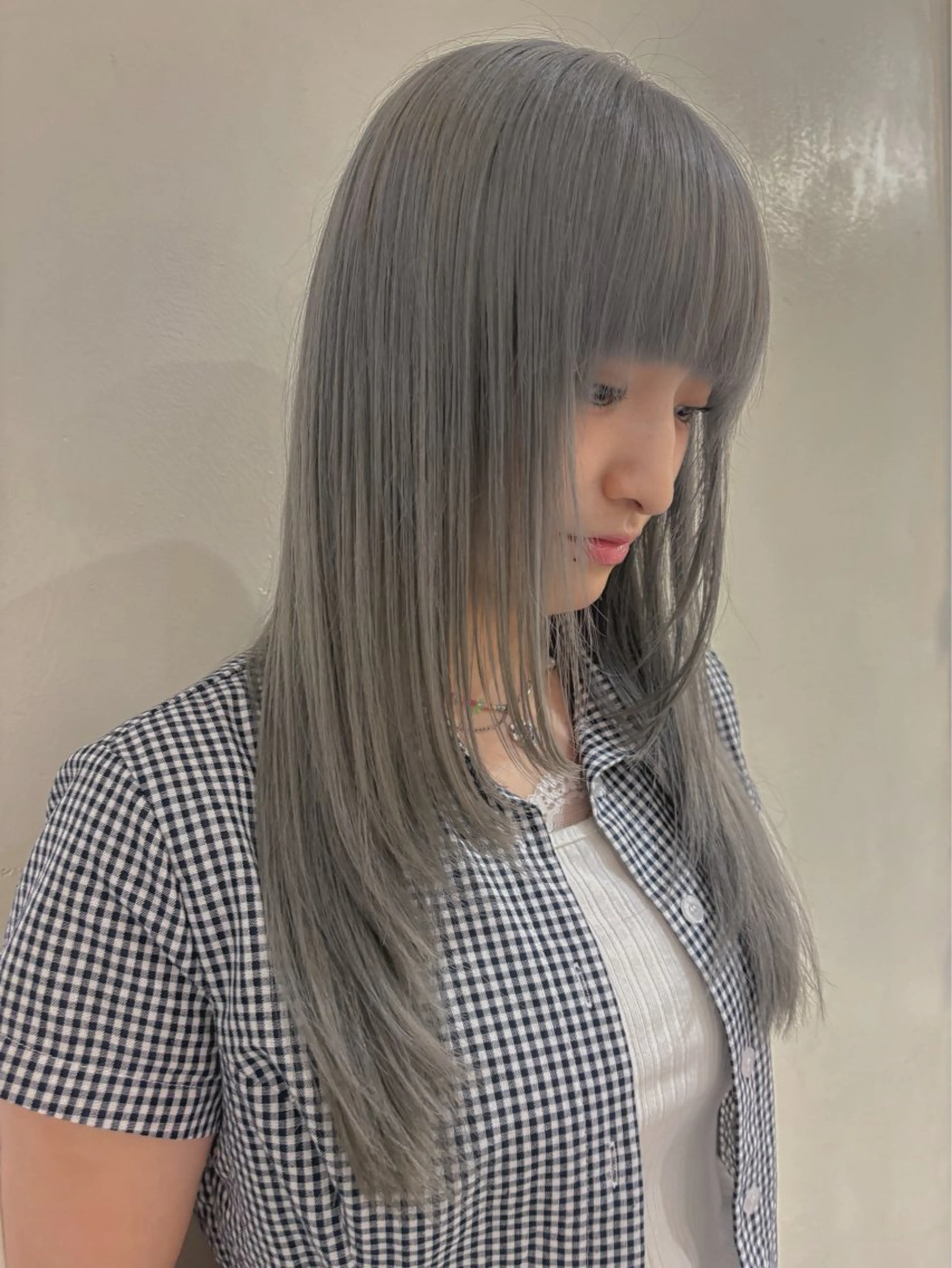 ロング カラー ロングレイヤー シルバー レイヤーカット ロング カット ヘアカラー ﾘｭｳﾄ/ボブ/ レイヤー/ブリーチのヘアスタイル