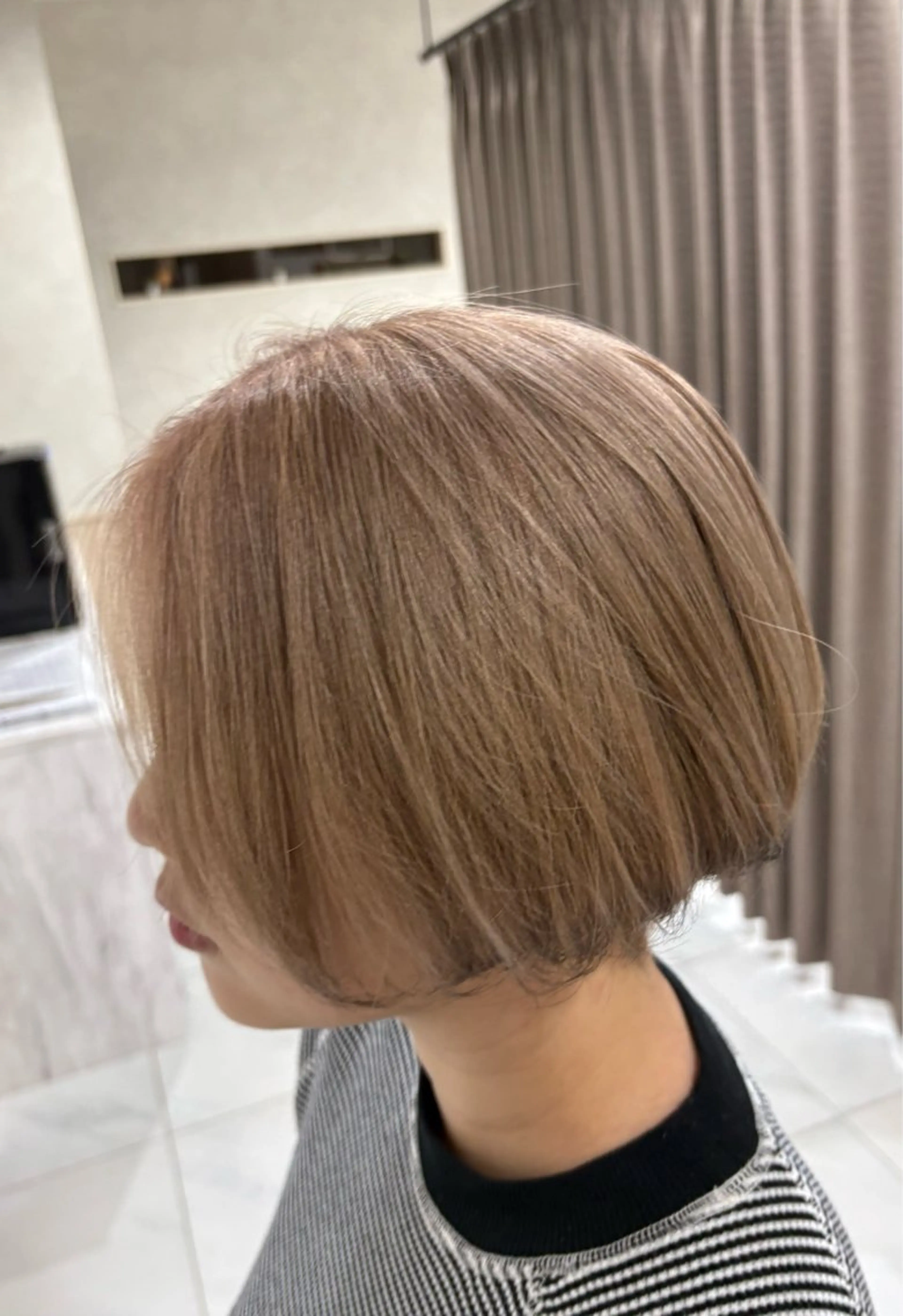 ショート カラー GRANDEUR やまだかなのヘアスタイル