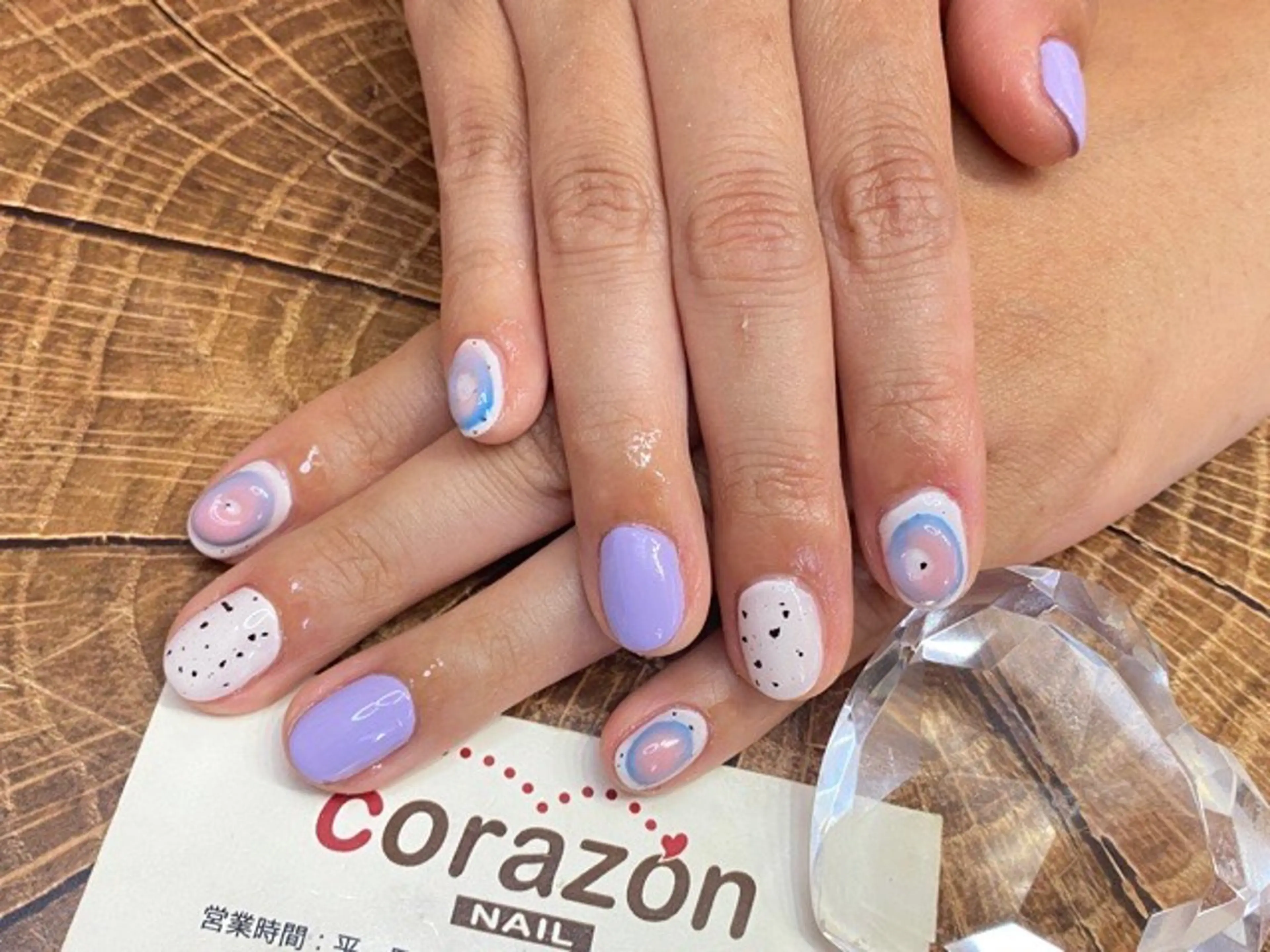ネイル アートネイル ワンカラーネイル ピンク パープル ホワイト corazon所属・ネイリスト aicoのネイルデザイン
