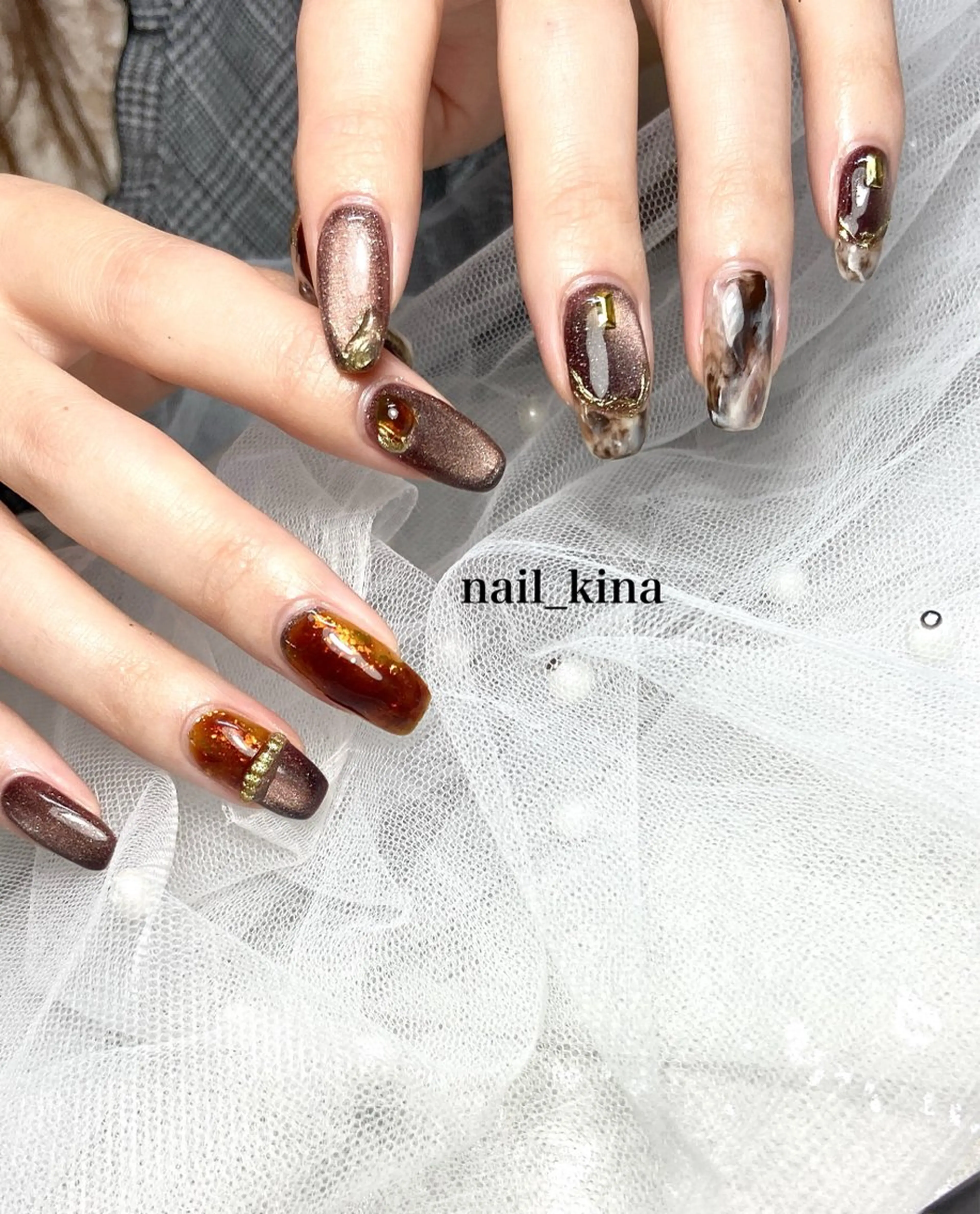 ネイル べっ甲ネイル ブラウン マグネットネイル 大理石ネイル(マーブル) ミラーネイル ハンドネイル nail_ kinaのネイルデザイン
