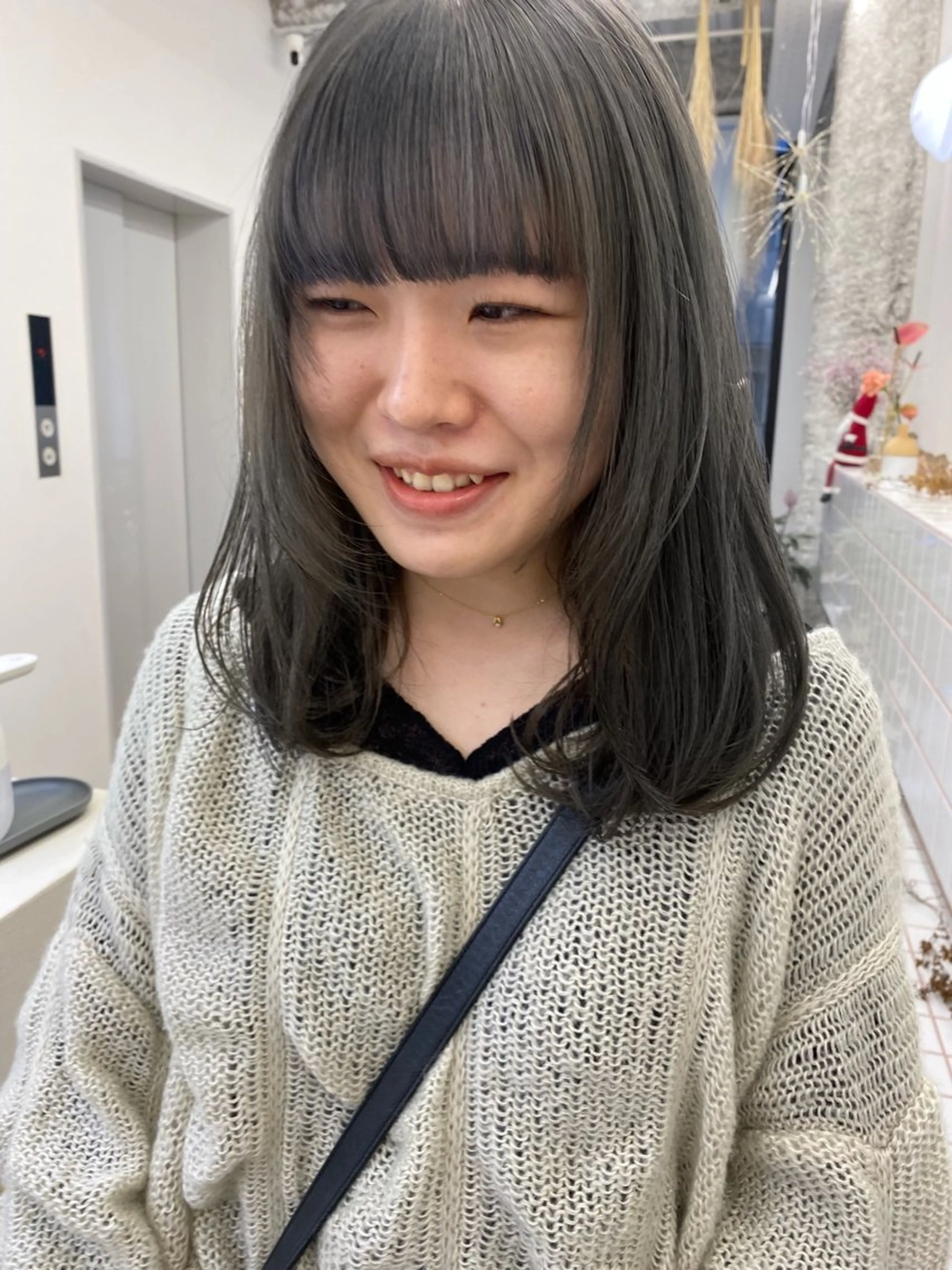 セミロング カラー ブリーチ カット ヘアカラー トリートメント NIKO/名古屋/ 伏見/花屋併設のヘアスタイル
