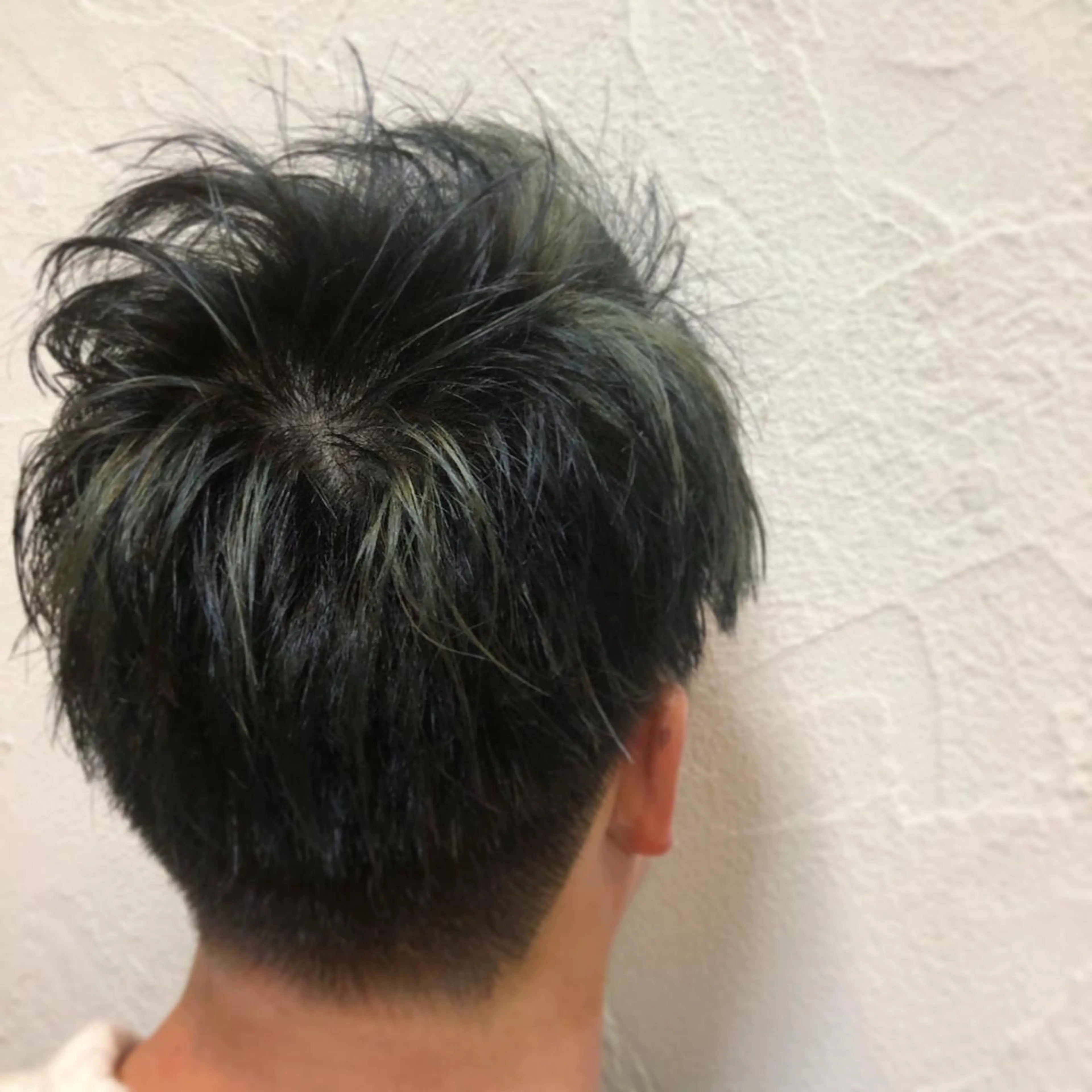 カラー メンズ メンズハイライト ハイライトカラー ヘアカラー 青とそら いしざかのヘアスタイル