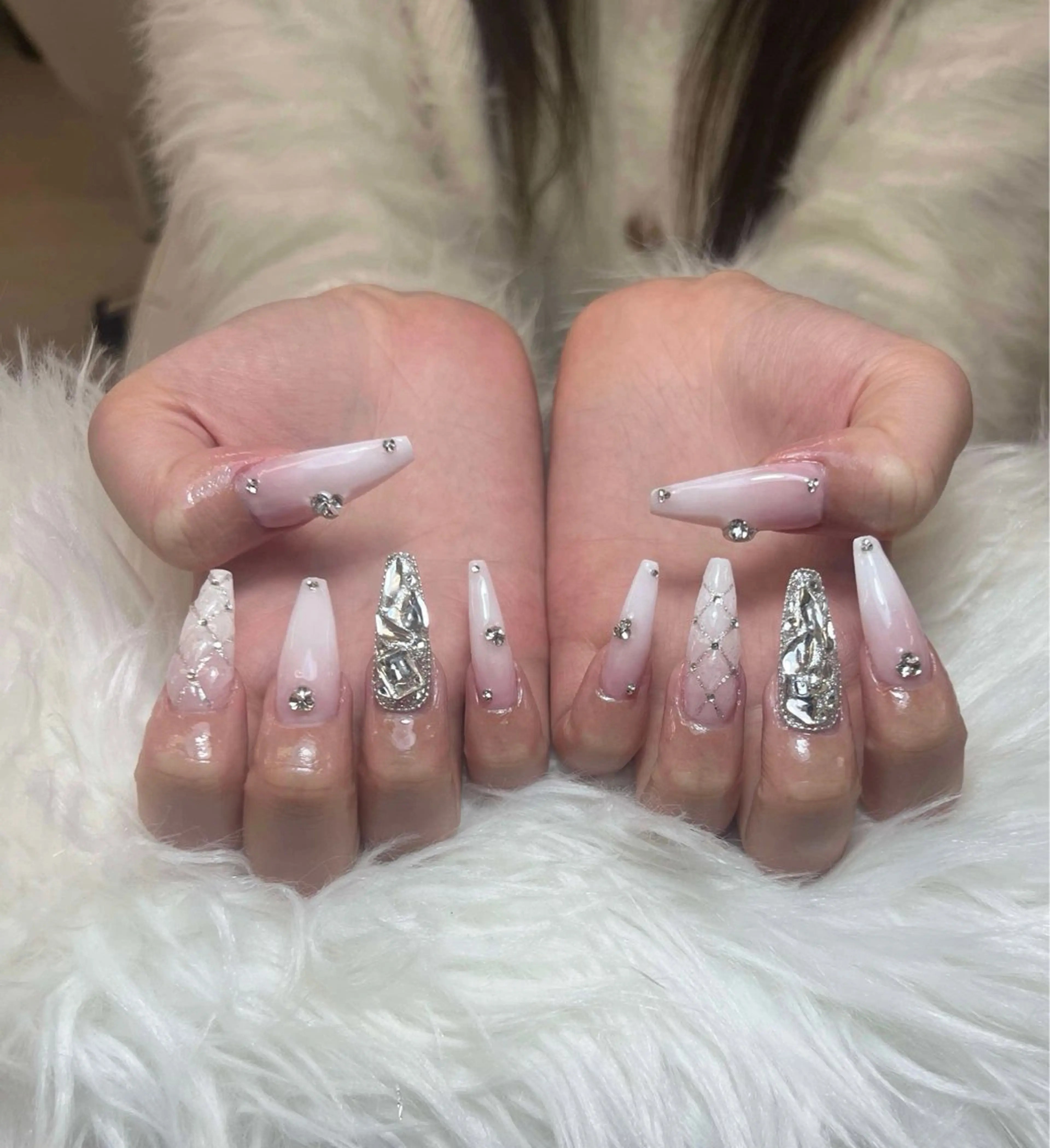 ネイル アートネイル オーロラネイル チークネイル 長さ出し フットネイル Chan nailsのネイルデザイン