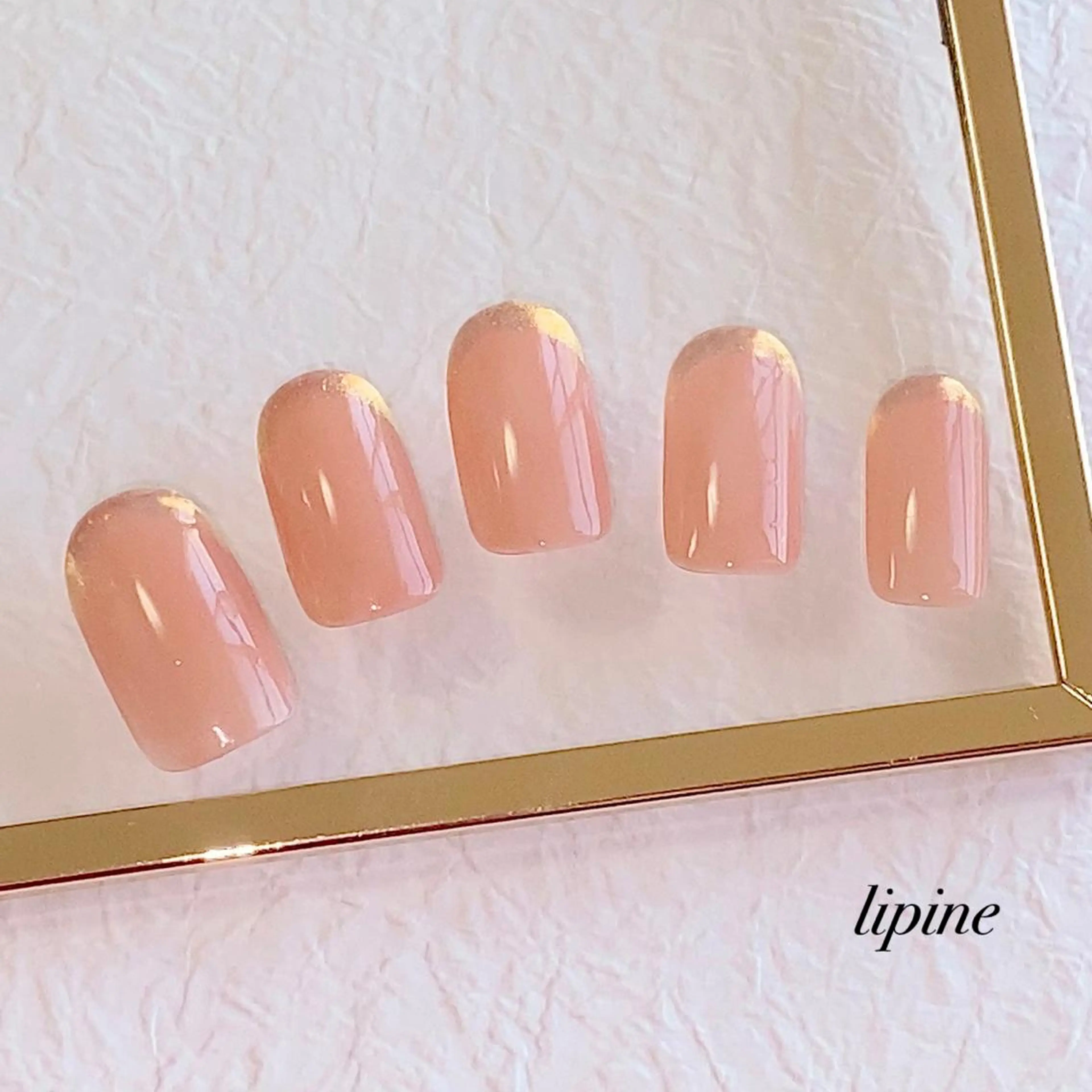 ネイル オーロラネイル フレンチネイル ネイルサロン lipineのネイルデザイン