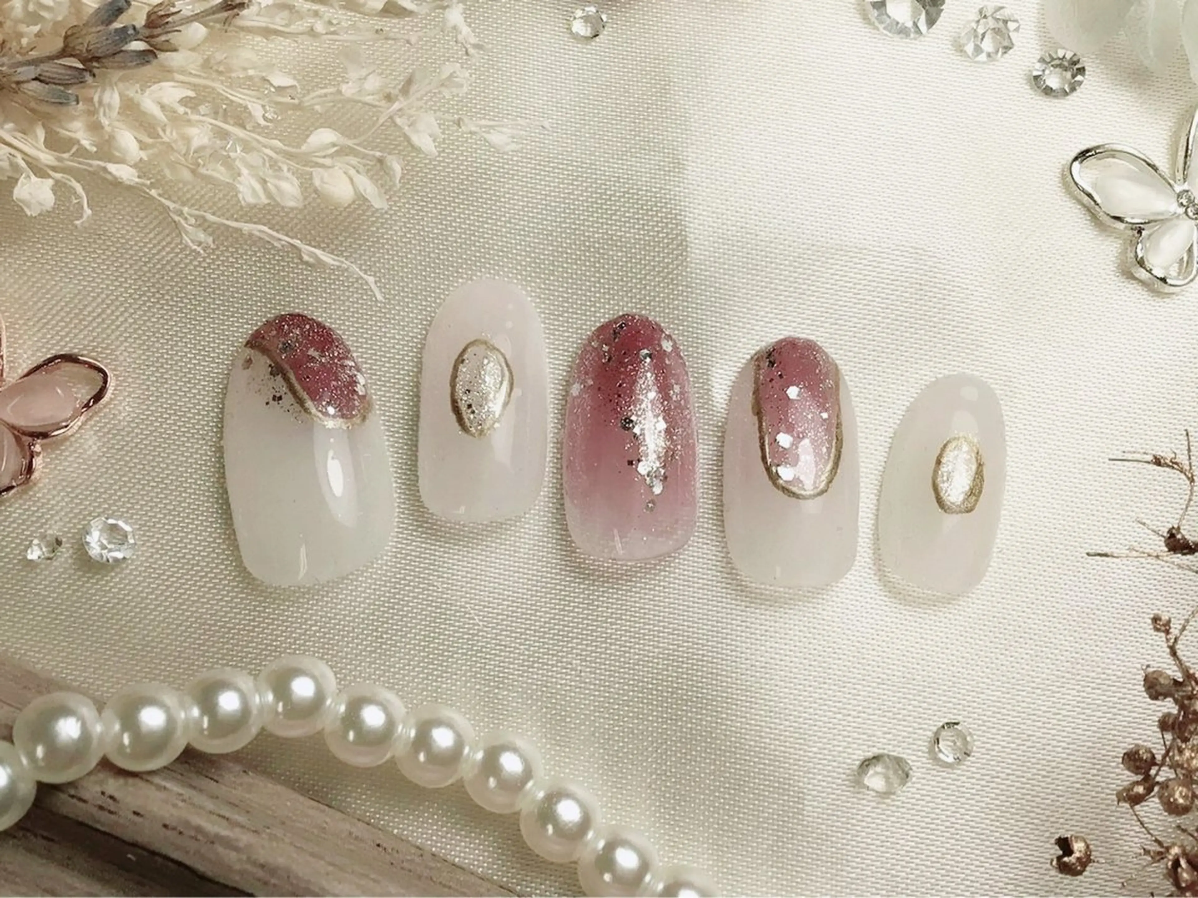 ミディアム ハンドネイル ネイルPetit Ribbonのネイルデザイン