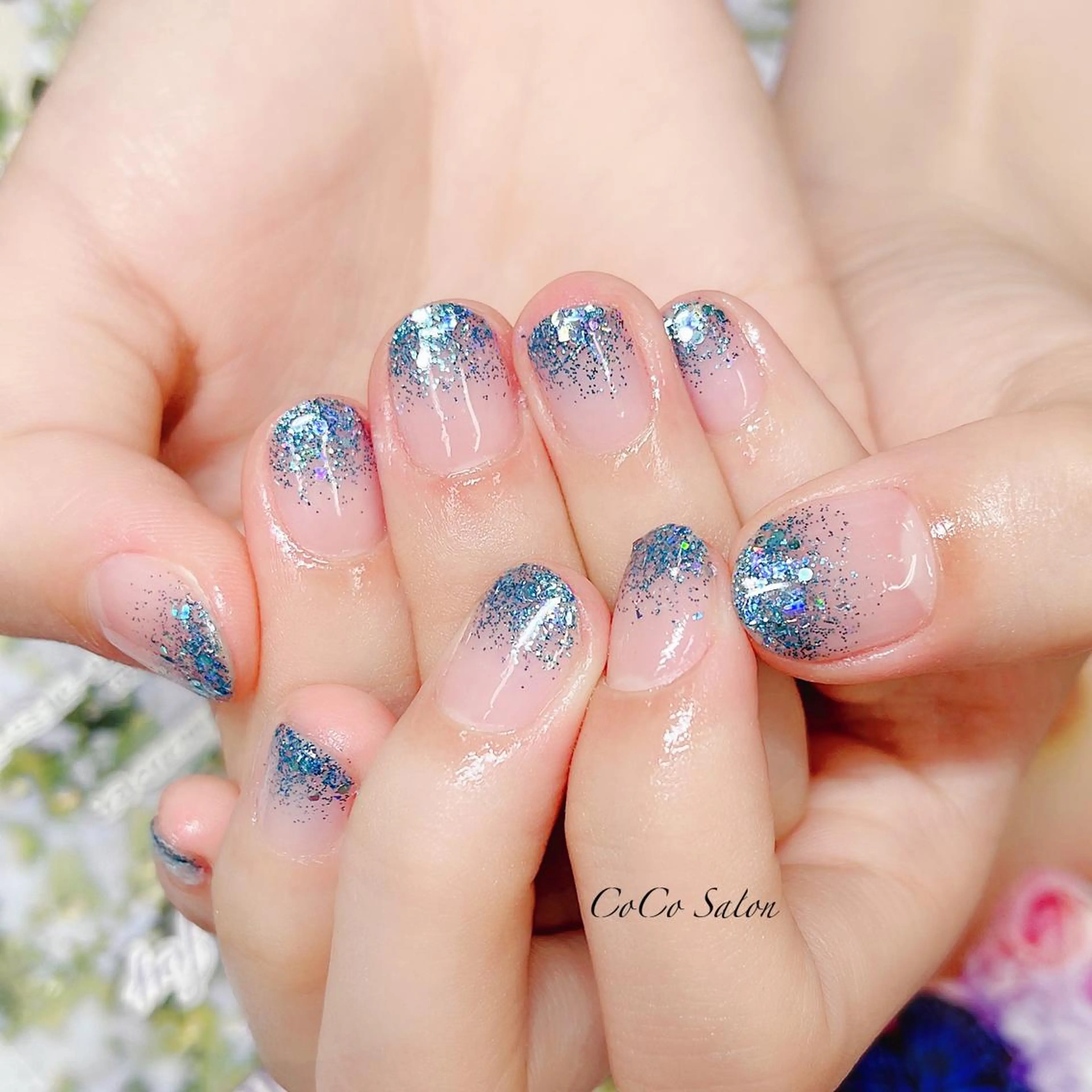 ネイル ブルー 成人式 長さ出し ジェルネイル グラデーション CoCoSalon ネイル/まつ毛予約のネイルデザイン