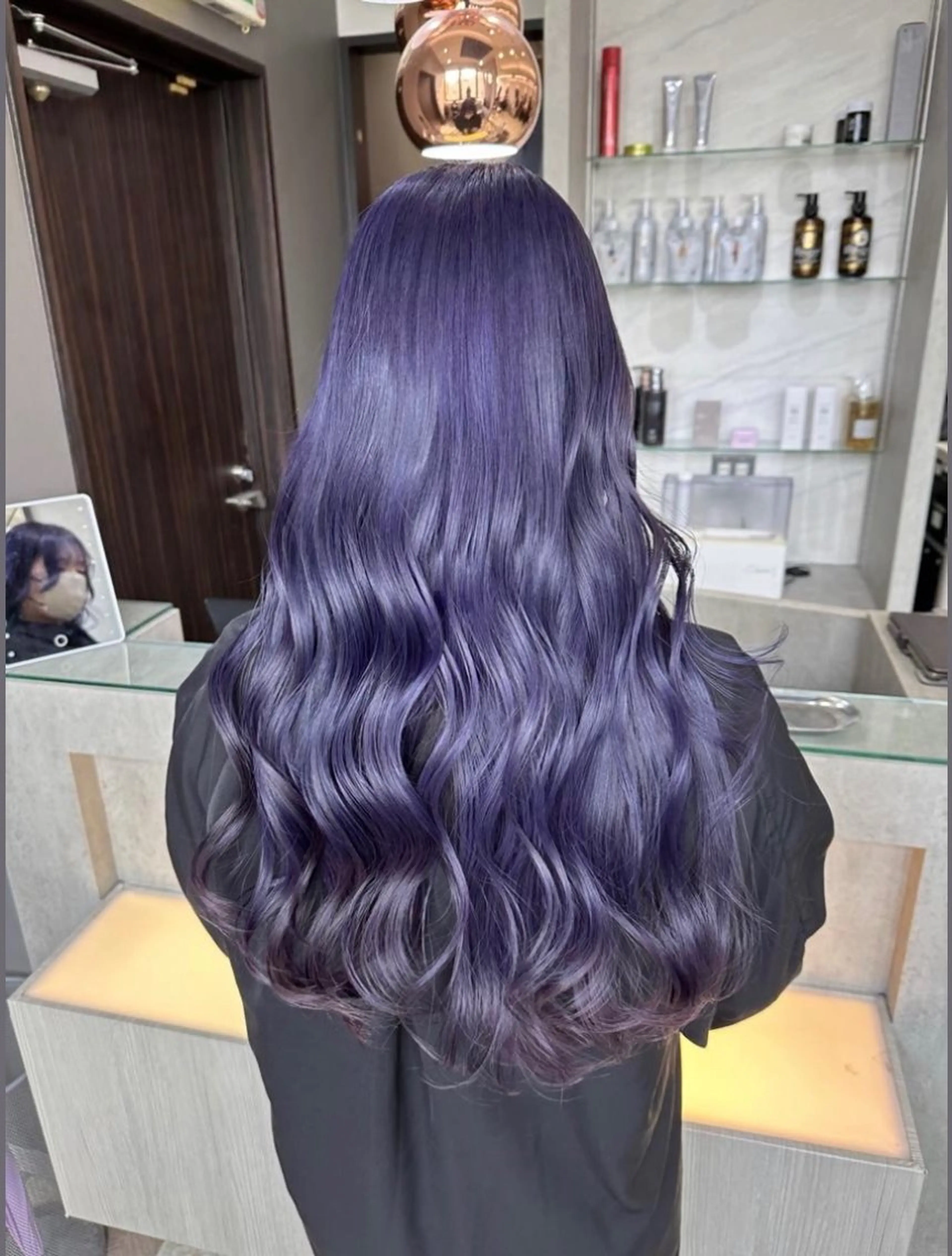 ロング ヘアカラー トリートメント noa 寒色系カラーブリーチのヘアスタイル